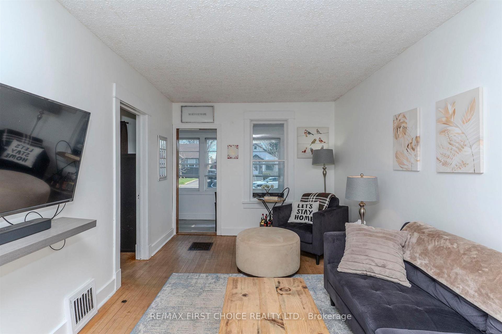 Photo 7 of 367 Mary Street E, Thunder Bay, Westfort — HOMEH