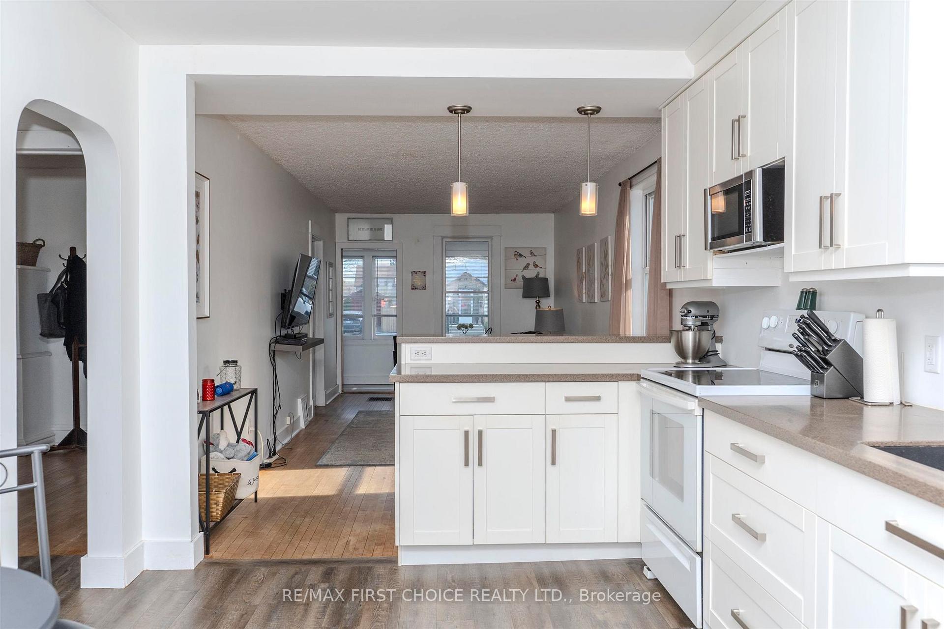 Photo 13 of 367 Mary Street E, Thunder Bay, Westfort — HOMEH