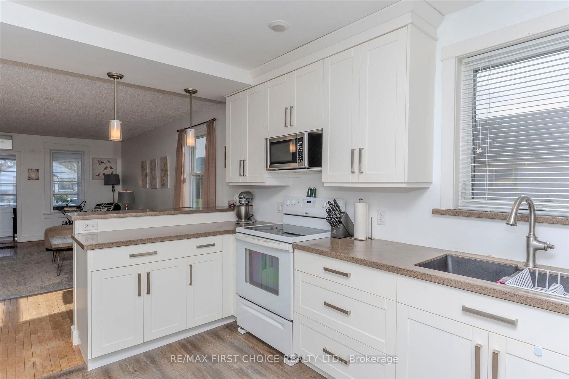 Photo 14 of 367 Mary Street E, Thunder Bay, Westfort — HOMEH
