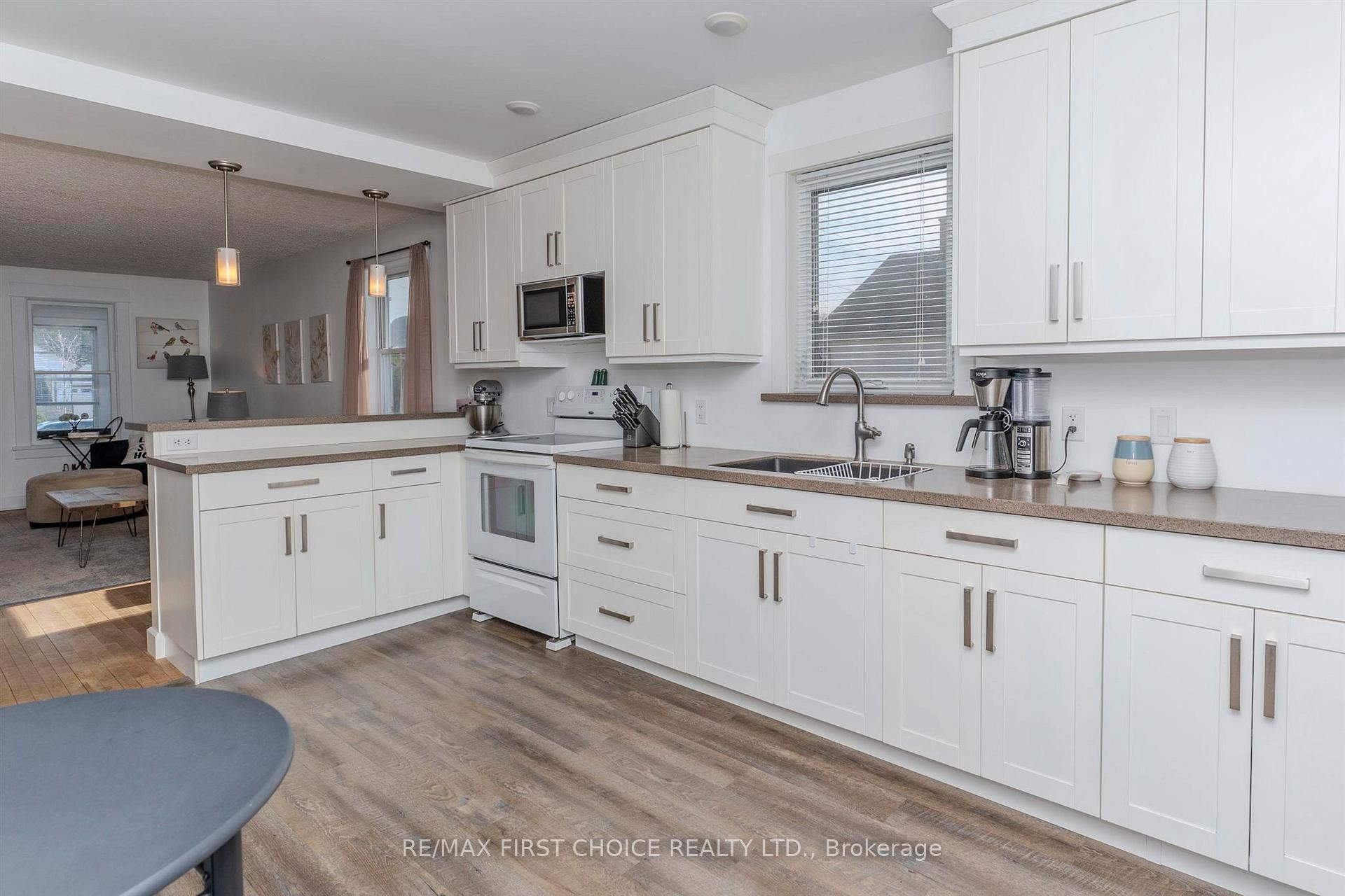 Photo 15 of 367 Mary Street E, Thunder Bay, Westfort — HOMEH