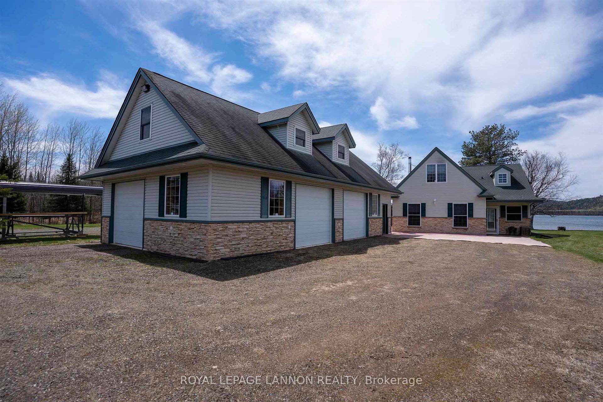 Photo 3 of 670 Memory Road, Neebing, Crooks — HOMEH