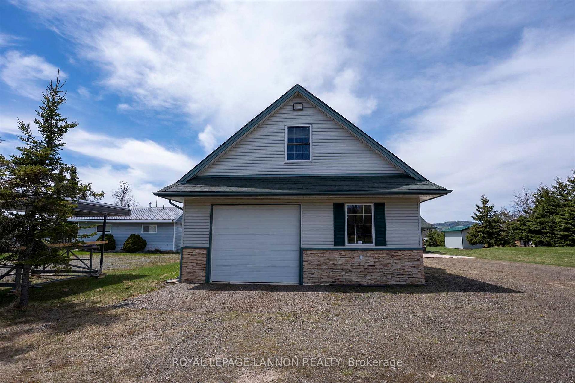 Photo 25 of 670 Memory Road, Neebing, Crooks — HOMEH