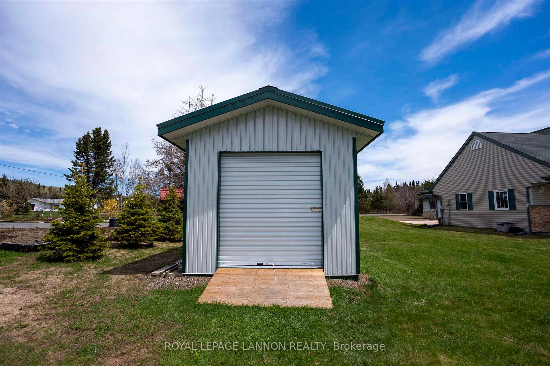 Photo 36 of 670 Memory Road, Neebing, Crooks — HOMEH
