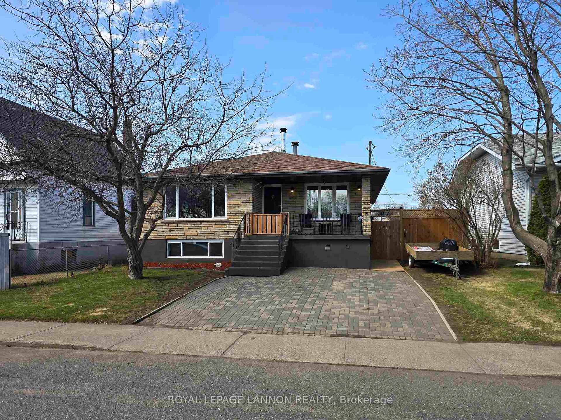 Front of 505 Hargrave St
