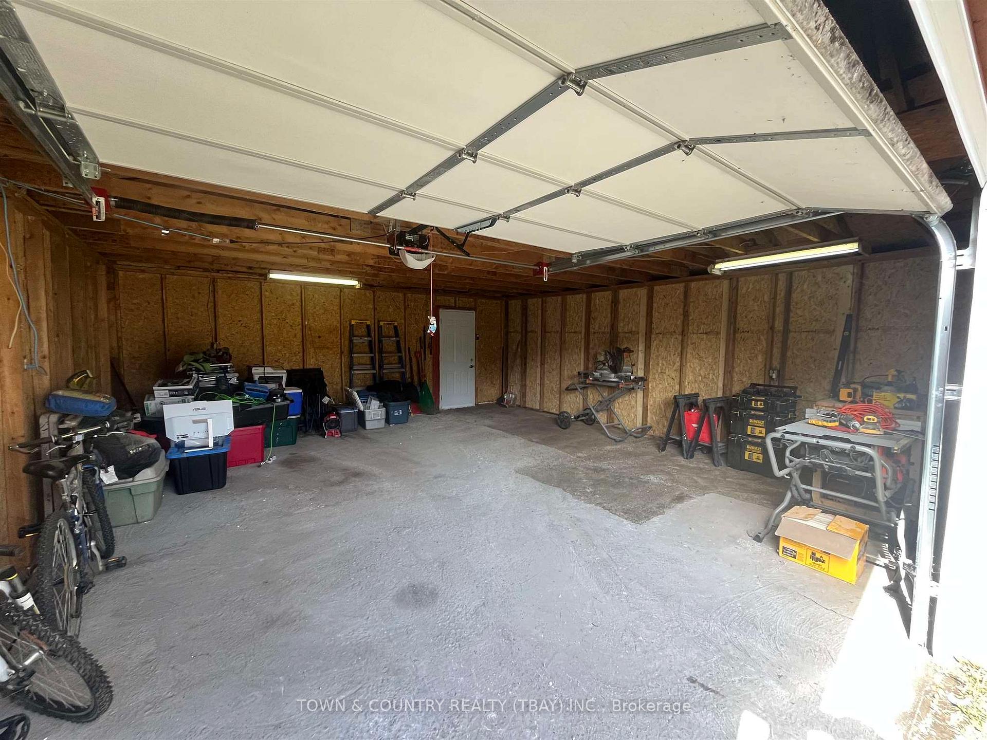 Photo 3 of 215 Heron Street, Thunder Bay, East End — HOMEH