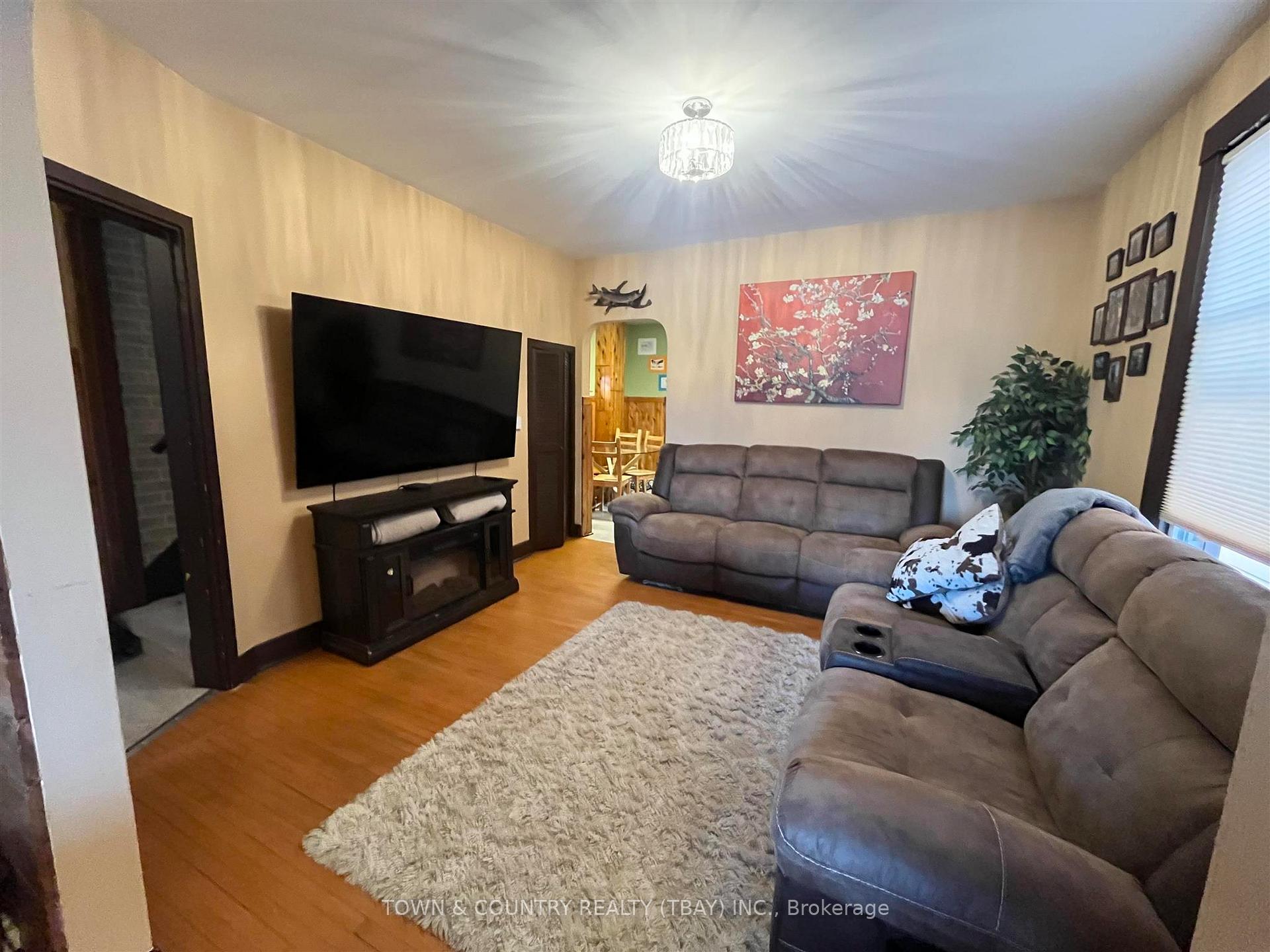 Photo 10 of 215 Heron Street, Thunder Bay, East End — HOMEH