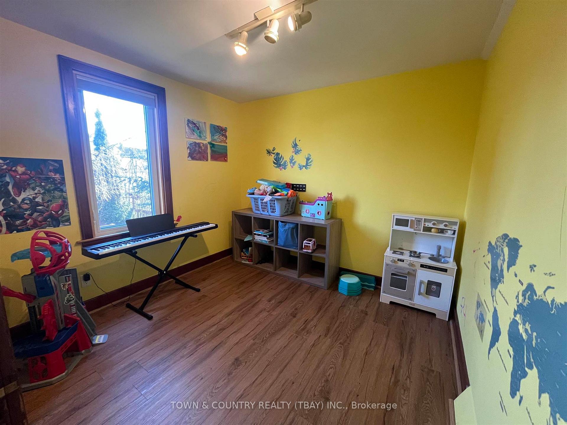 Photo 23 of 215 Heron Street, Thunder Bay, East End — HOMEH