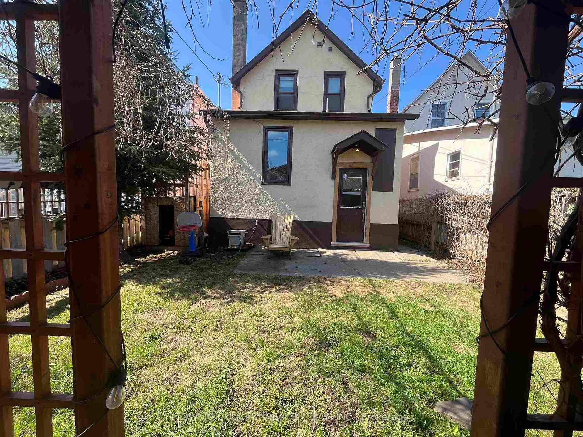 Photo 29 of 215 Heron Street, Thunder Bay, East End — HOMEH