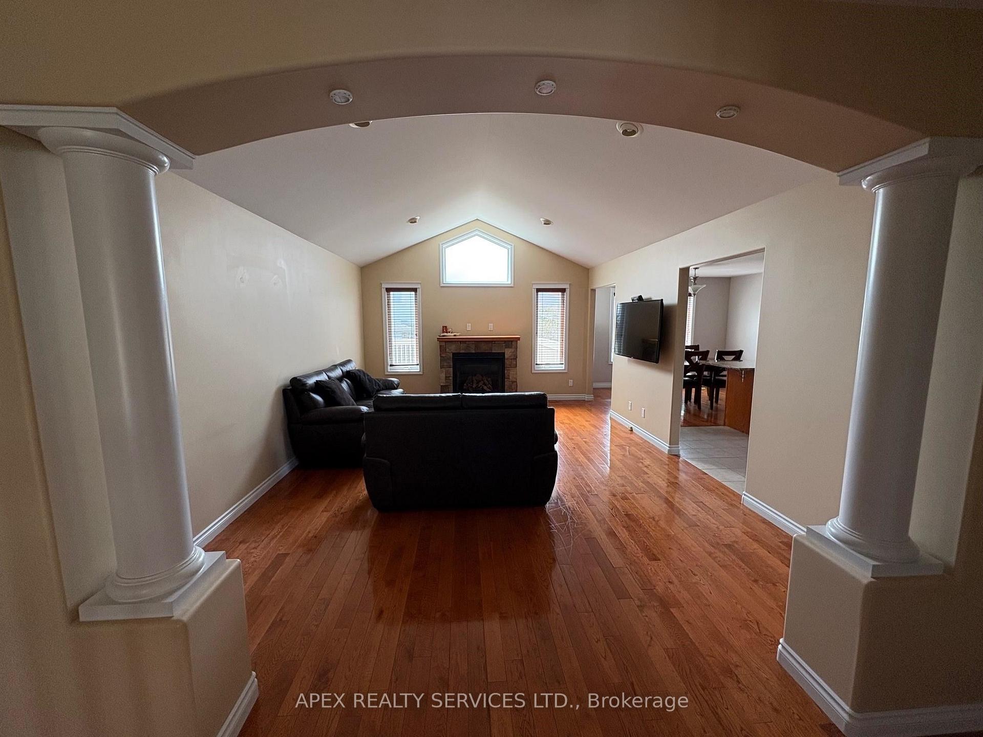Photo 5 of 113 Wolverine Crescent, Thunder Bay, Parkdale — HOMEH