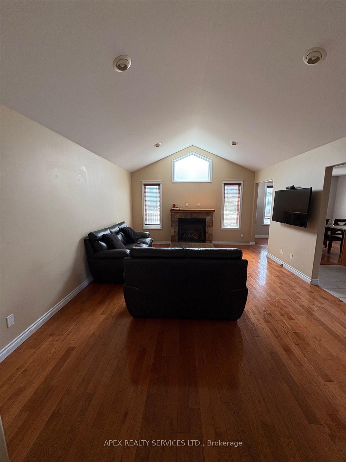 Photo 8 of 113 Wolverine Crescent, Thunder Bay, Parkdale — HOMEH
