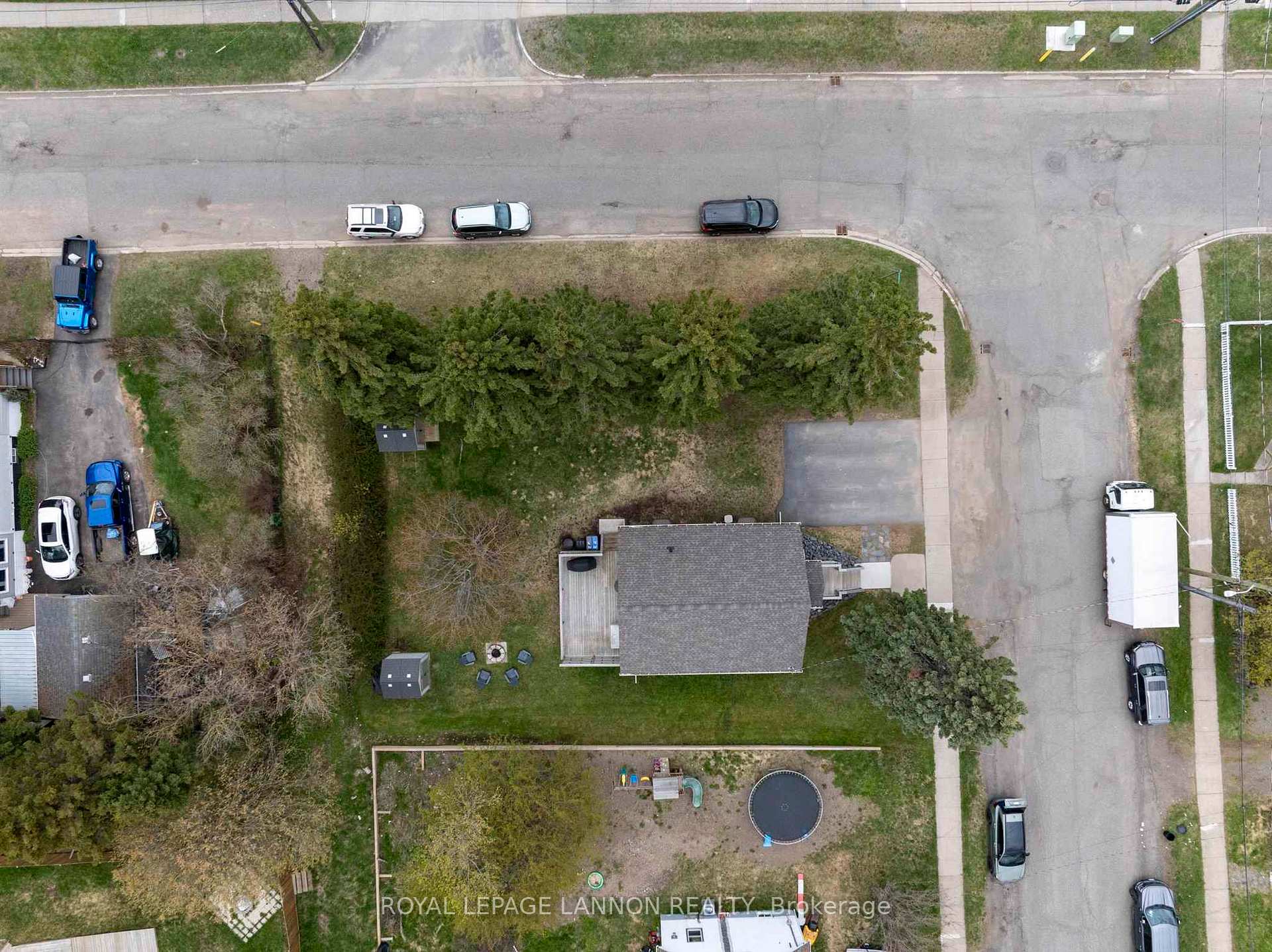 Photo 36 of 50 Sheppard Street, Thunder Bay, College Heights — HOMEH
