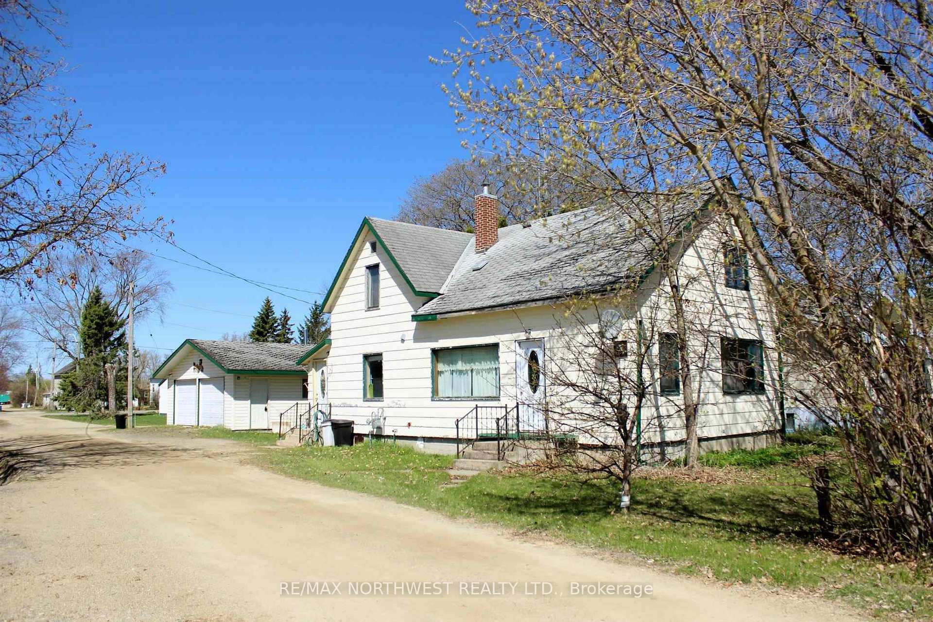 Photo 1 of 105 Fourth St, Rainy River — HOMEH
