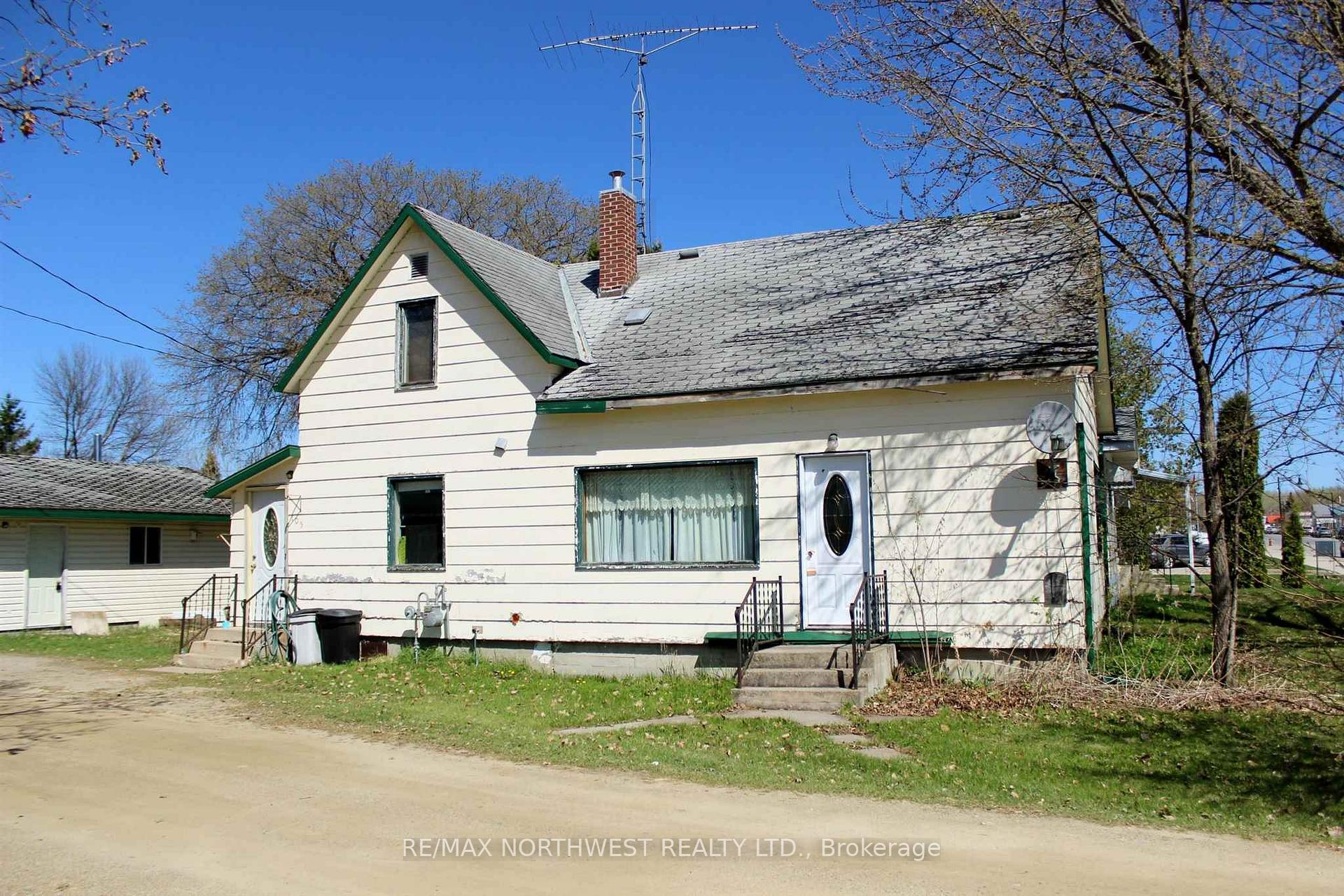 Photo 4 of 105 Fourth St, Rainy River — HOMEH