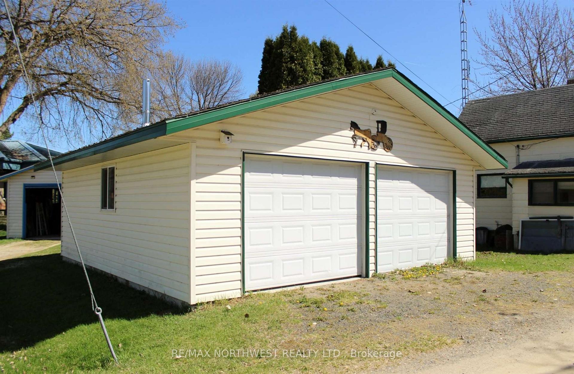 Photo 6 of 105 Fourth St, Rainy River — HOMEH