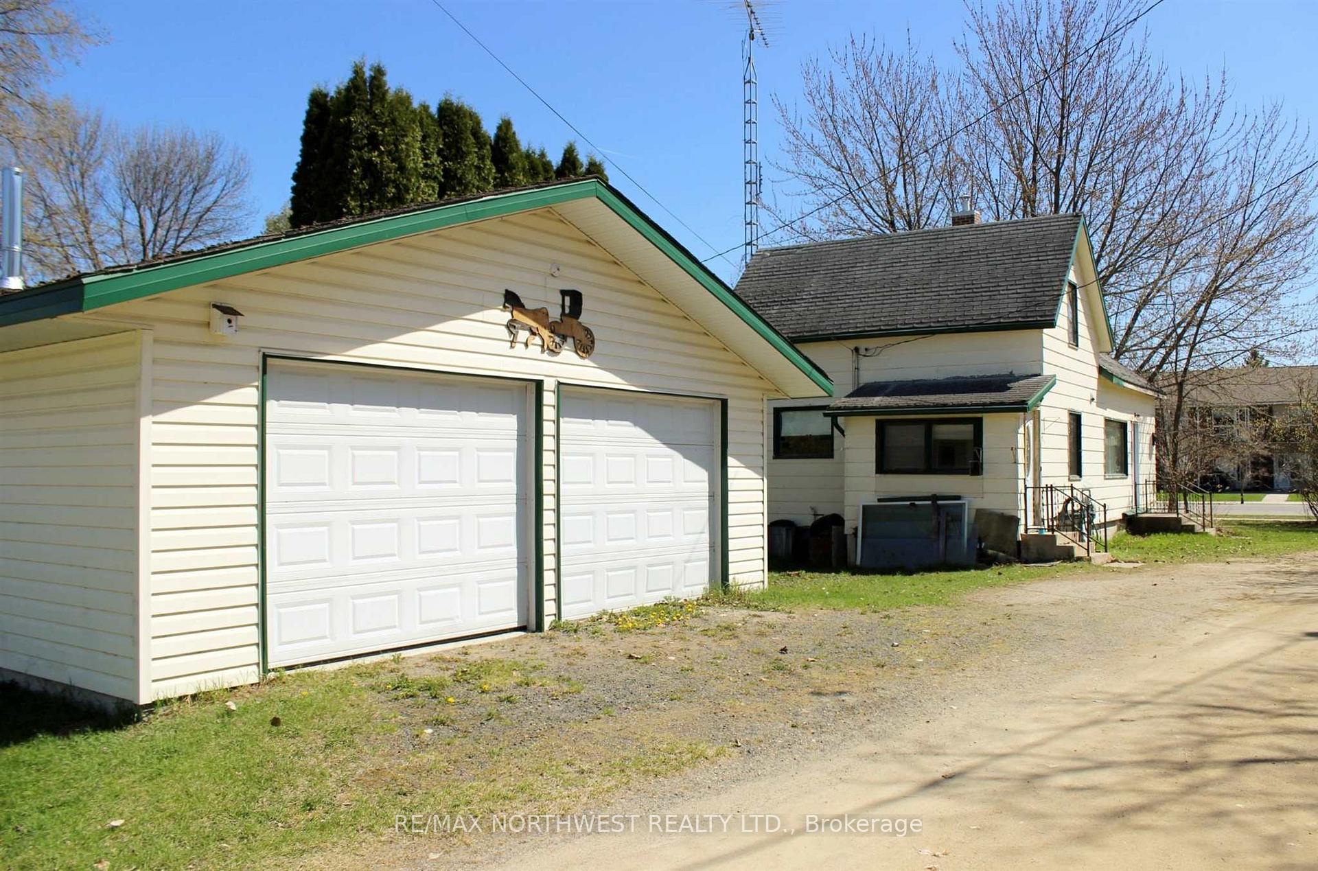 Photo 7 of 105 Fourth St, Rainy River — HOMEH