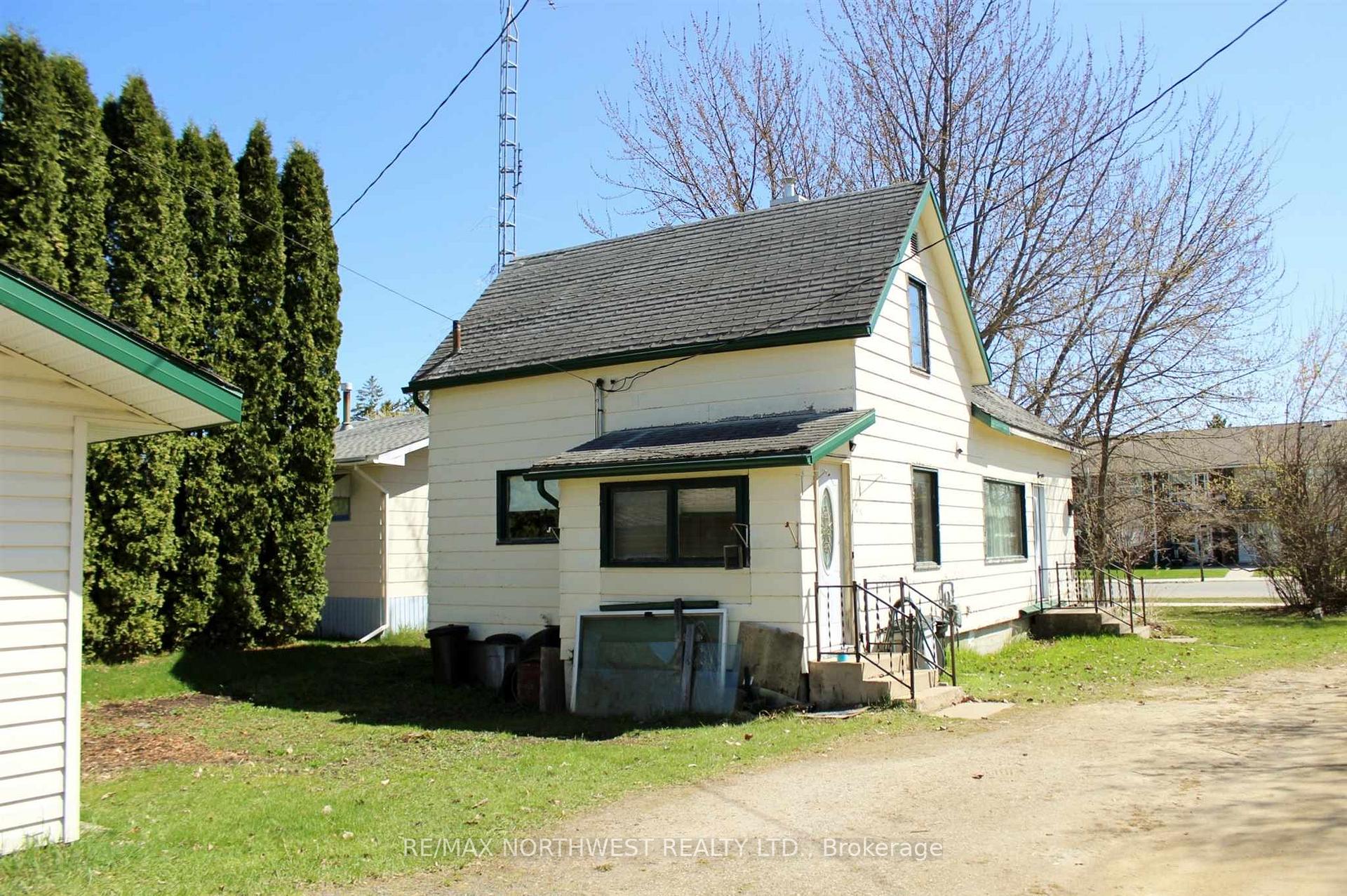 Photo 8 of 105 Fourth St, Rainy River — HOMEH
