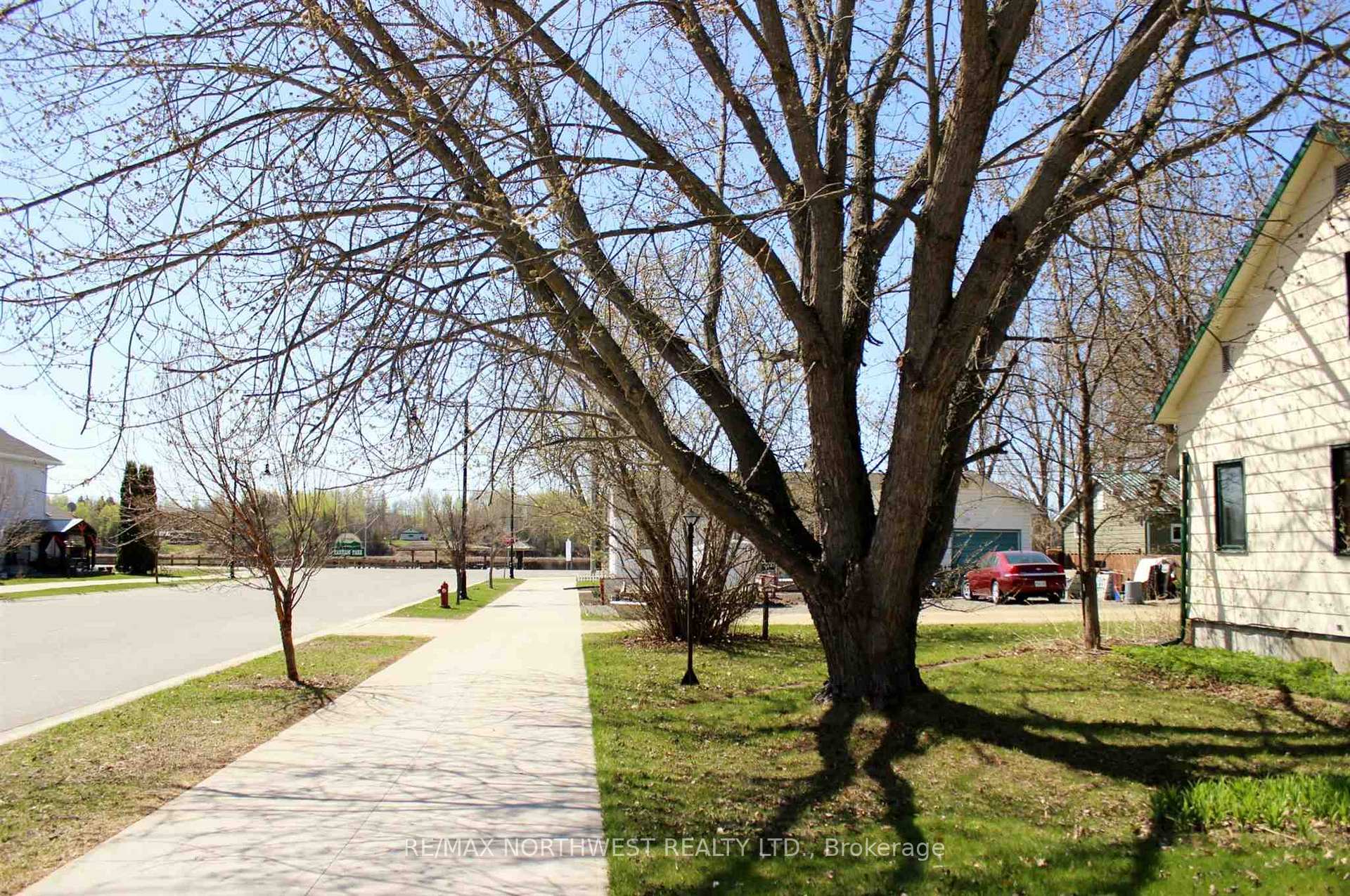 Photo 9 of 105 Fourth St, Rainy River — HOMEH