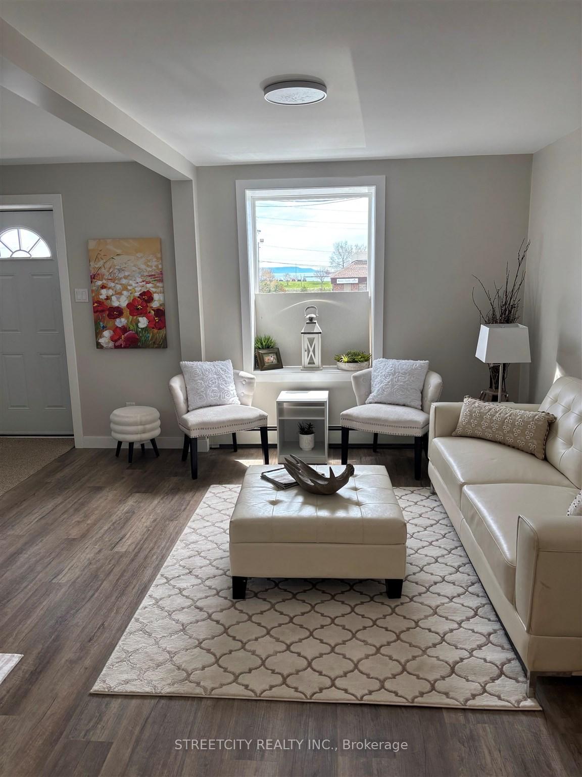 Photo 4 of 30 Bendell Street, Thunder Bay, Court / Cumberland — HOMEH