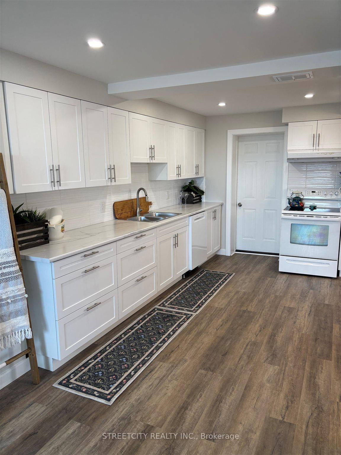 Photo 8 of 30 Bendell Street, Thunder Bay, Court / Cumberland — HOMEH
