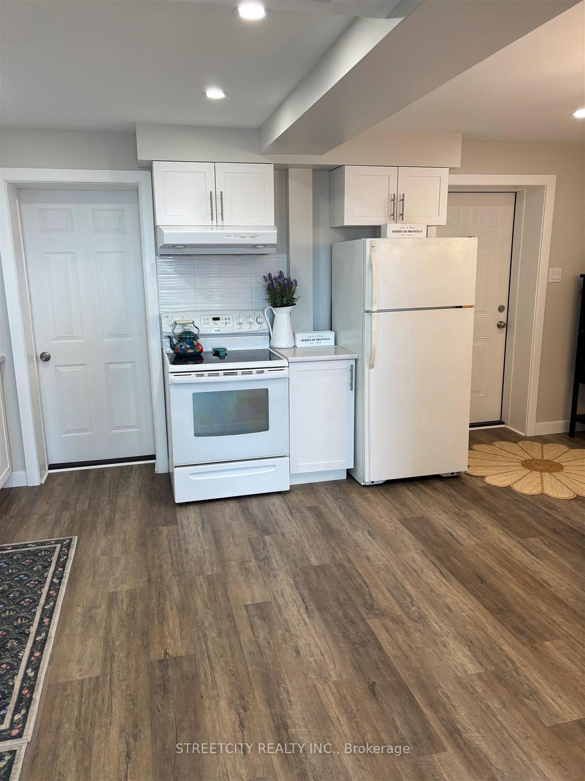 Photo 9 of 30 Bendell Street, Thunder Bay, Court / Cumberland — HOMEH