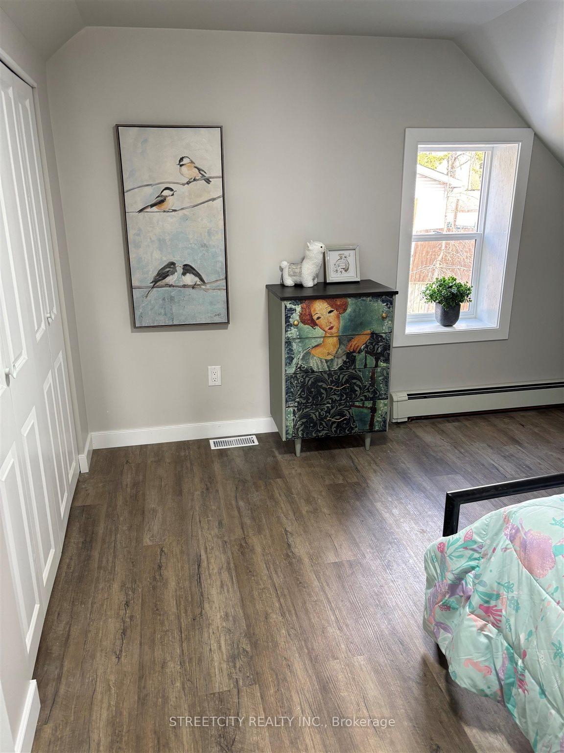 Photo 13 of 30 Bendell Street, Thunder Bay, Court / Cumberland — HOMEH