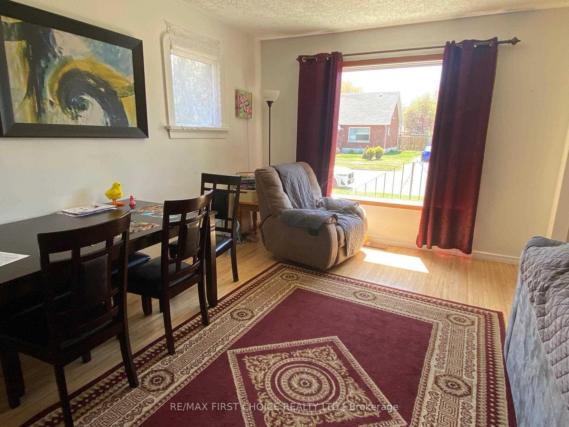 Photo 5 of 261 Mary Street E, Thunder Bay, Westfort — HOMEH
