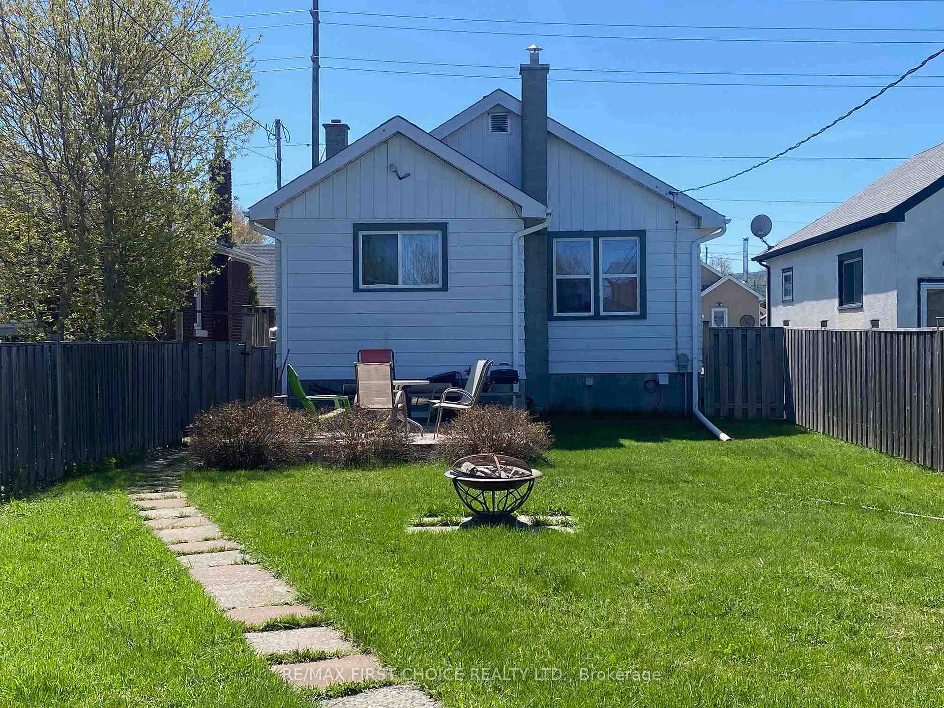 Photo 16 of 261 Mary Street E, Thunder Bay, Westfort — HOMEH
