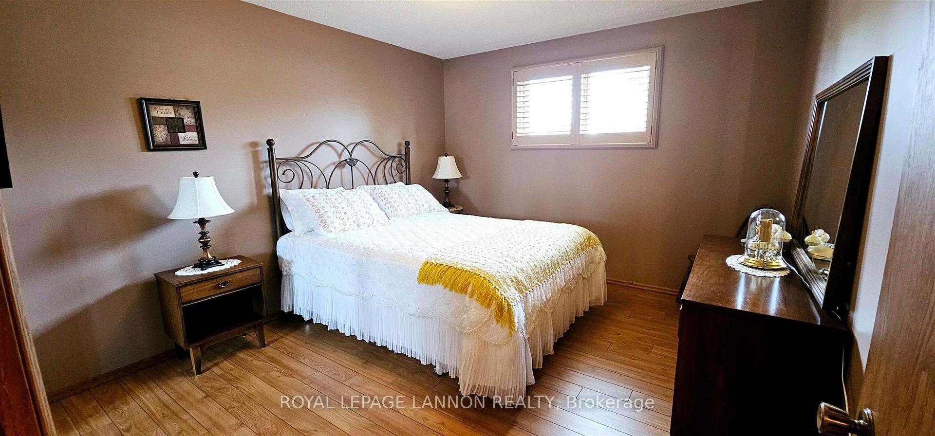 Photo 9 of 211 Masters Street, Thunder Bay, John Street North — HOMEH