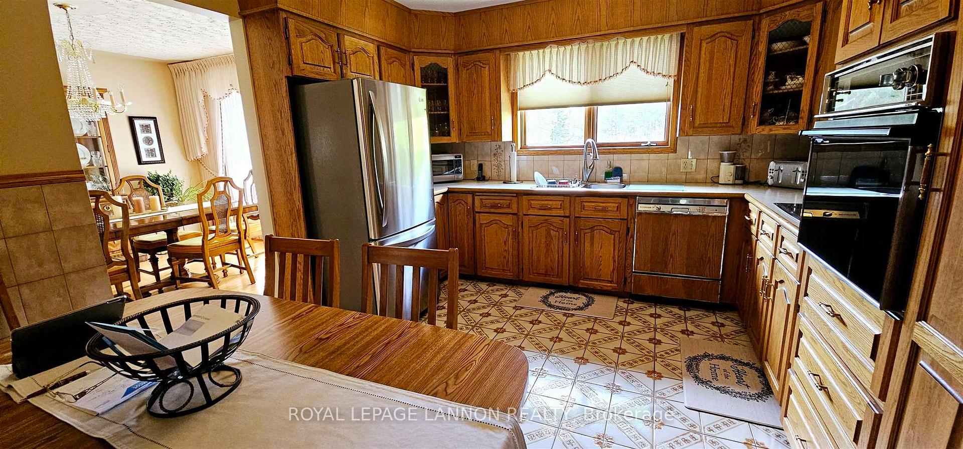 Photo 12 of 211 Masters Street, Thunder Bay, John Street North — HOMEH