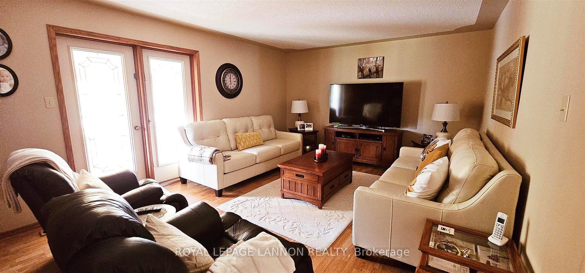 Photo 13 of 211 Masters Street, Thunder Bay, John Street North — HOMEH