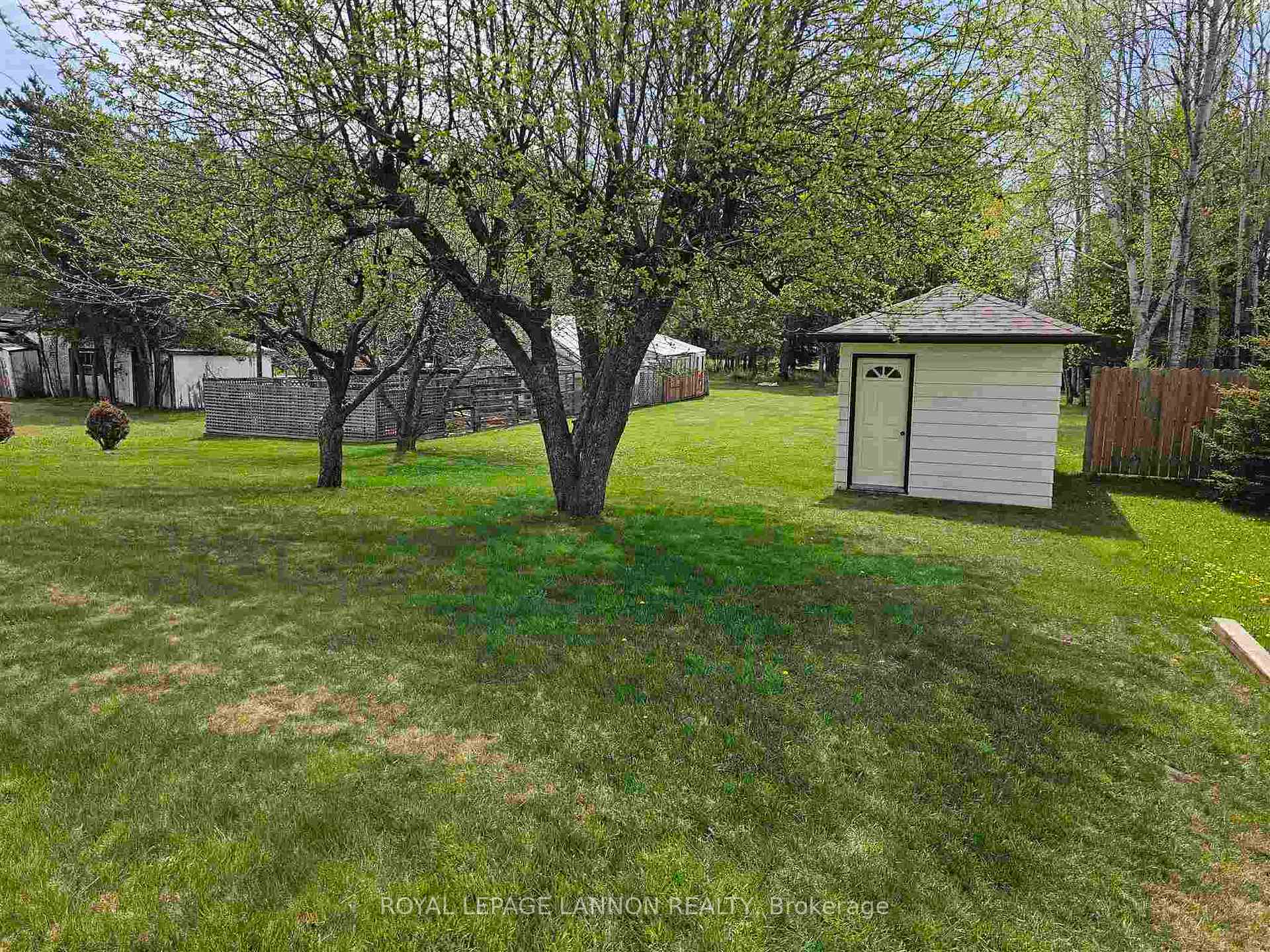 Photo 18 of 211 Masters Street, Thunder Bay, John Street North — HOMEH