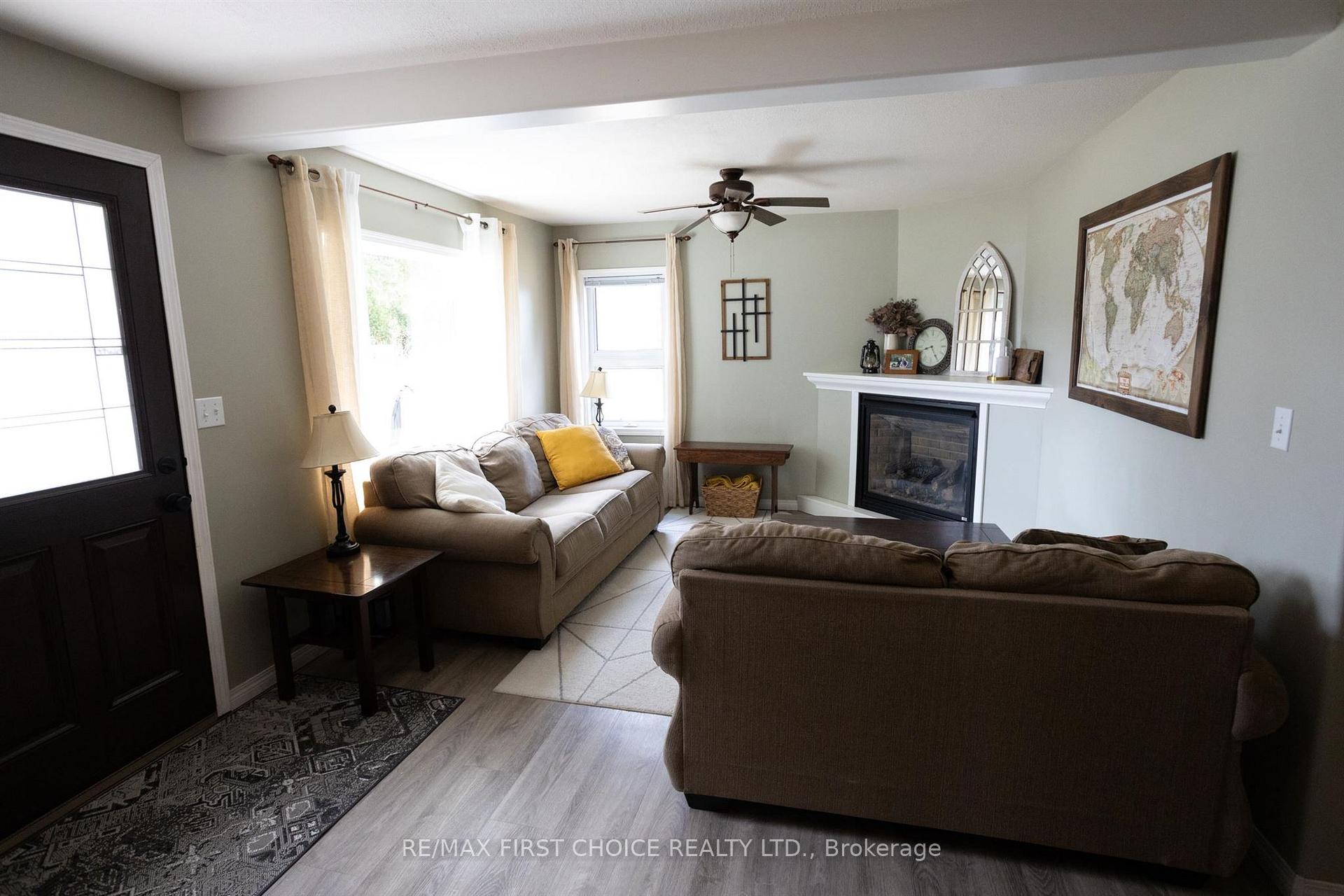 Photo 5 of 226 Front Street, Emo — HOMEH