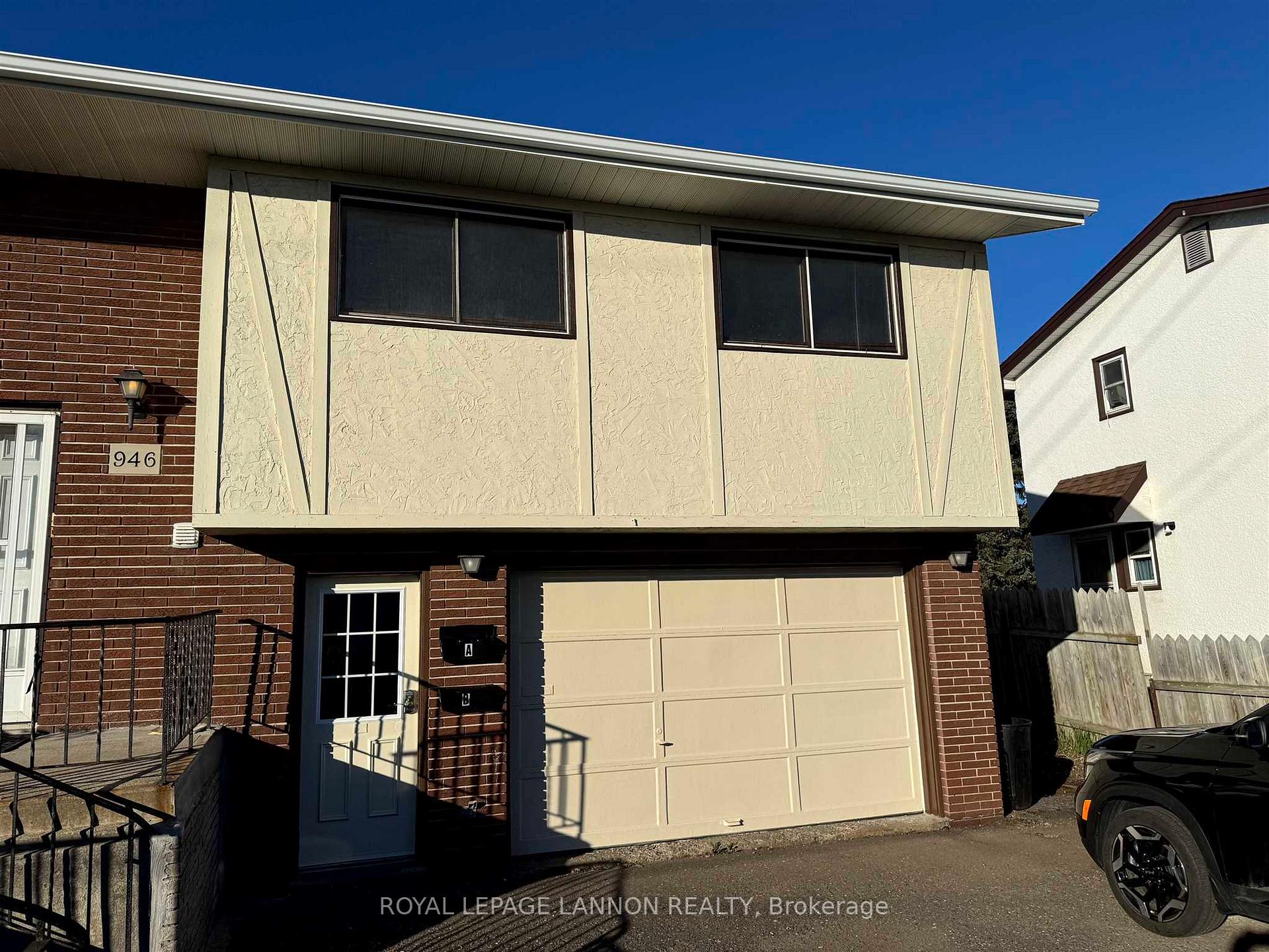 Photo 3 of 946 John Street, Thunder Bay, Forest Park — HOMEH