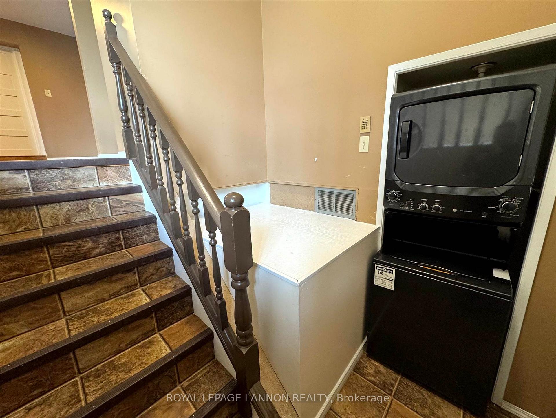 Photo 4 of 946 John Street, Thunder Bay, Forest Park — HOMEH