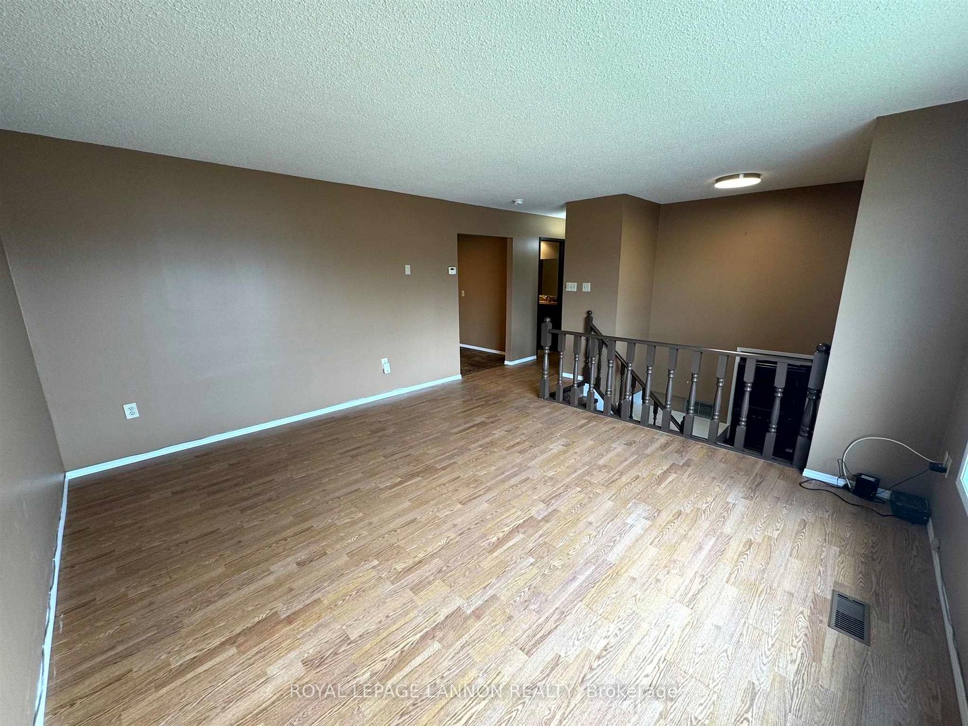 Photo 10 of 946 John Street, Thunder Bay, Forest Park — HOMEH