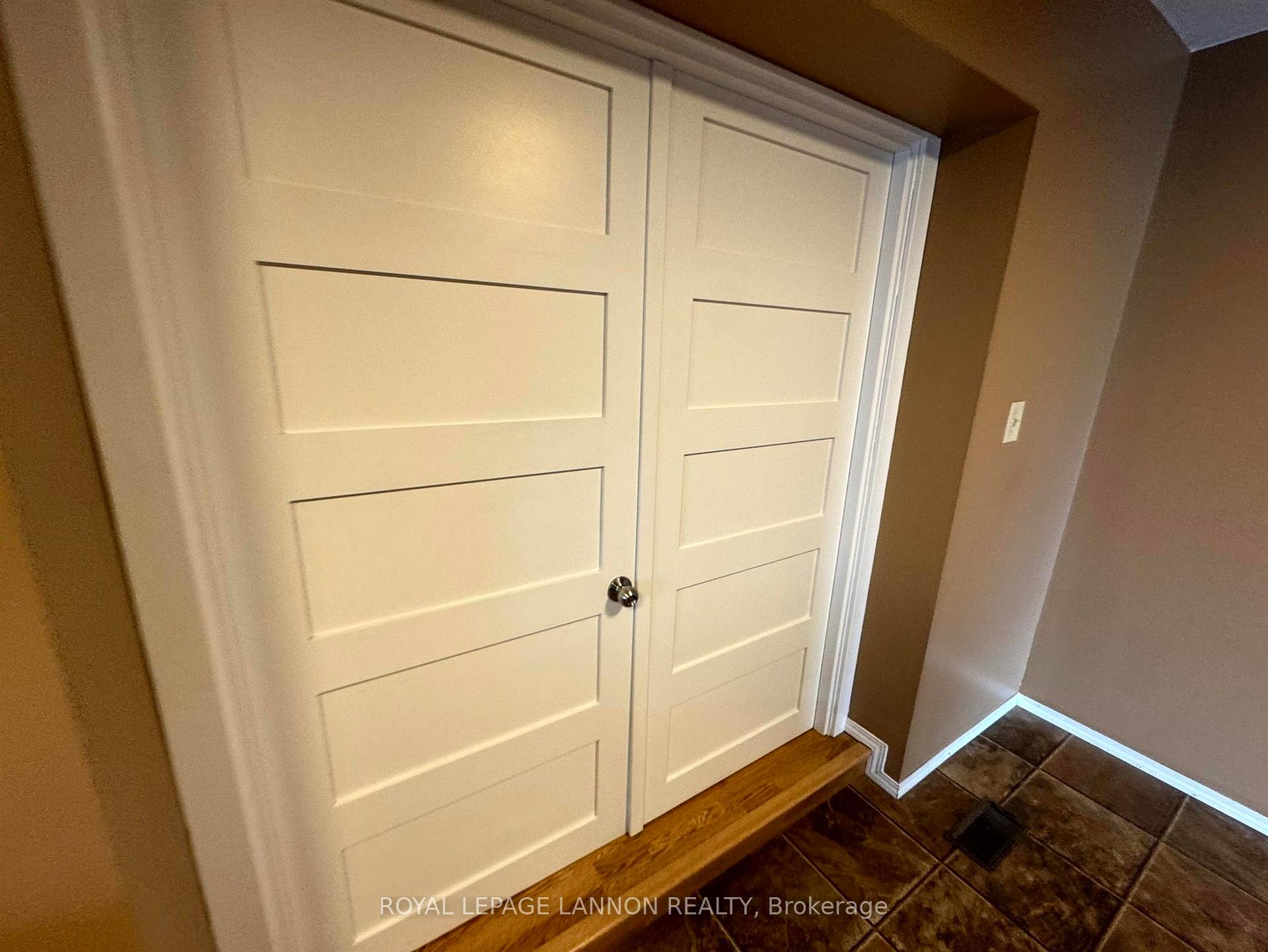 Photo 15 of 946 John Street, Thunder Bay, Forest Park — HOMEH