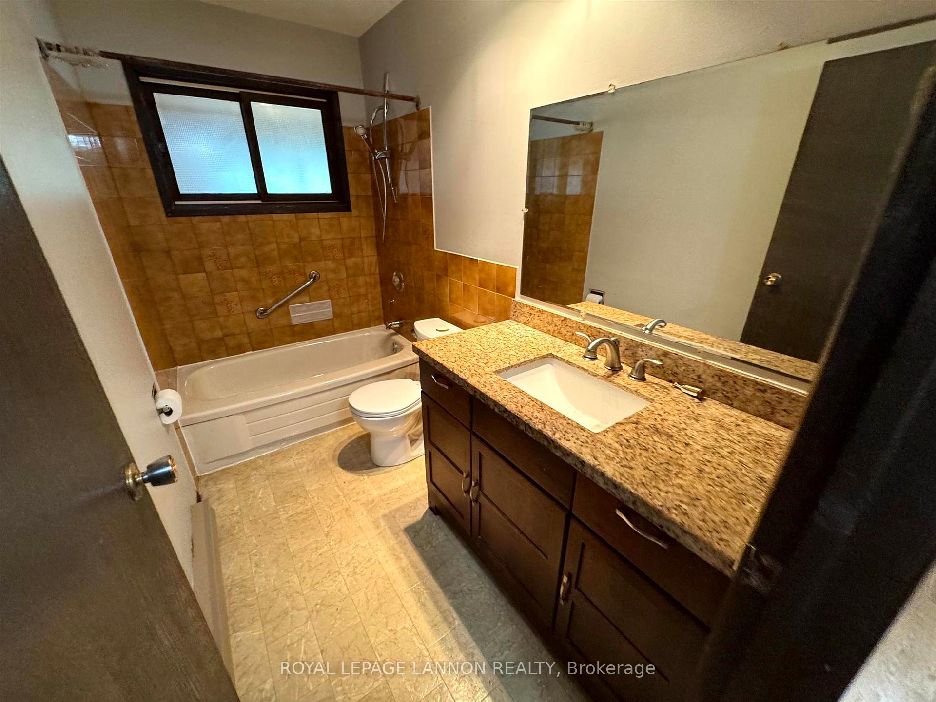 Photo 21 of 946 John Street, Thunder Bay, Forest Park — HOMEH