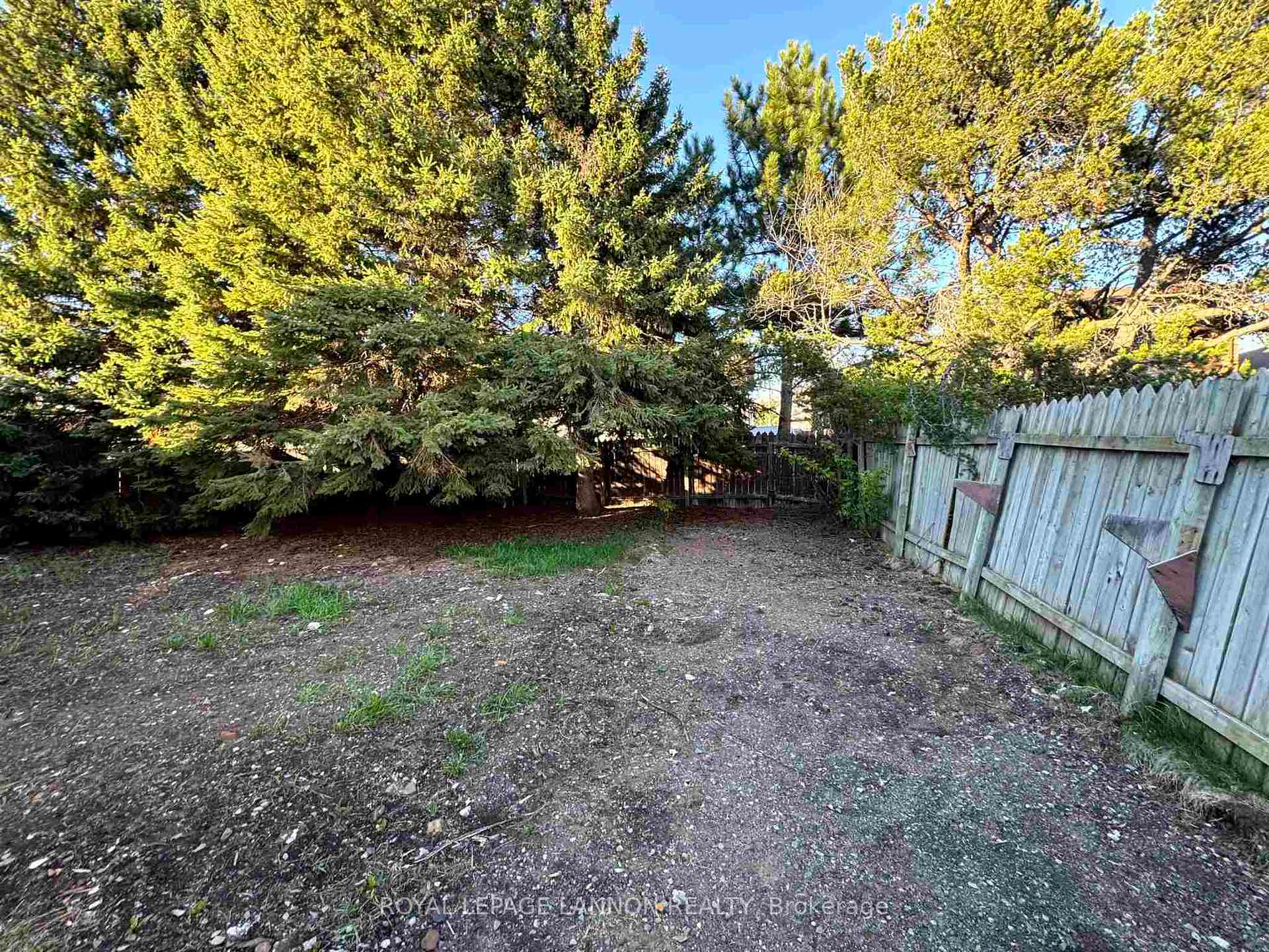 Photo 37 of 946 John Street, Thunder Bay, Forest Park — HOMEH