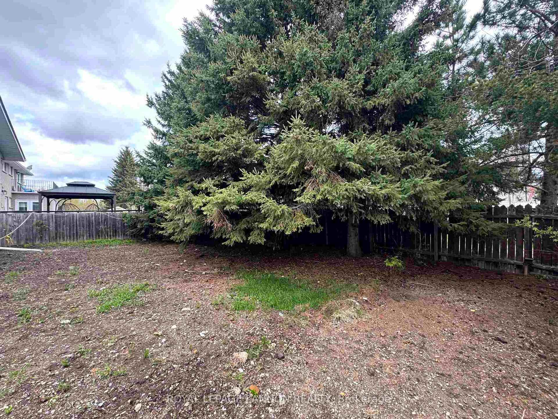 Photo 38 of 946 John Street, Thunder Bay, Forest Park — HOMEH