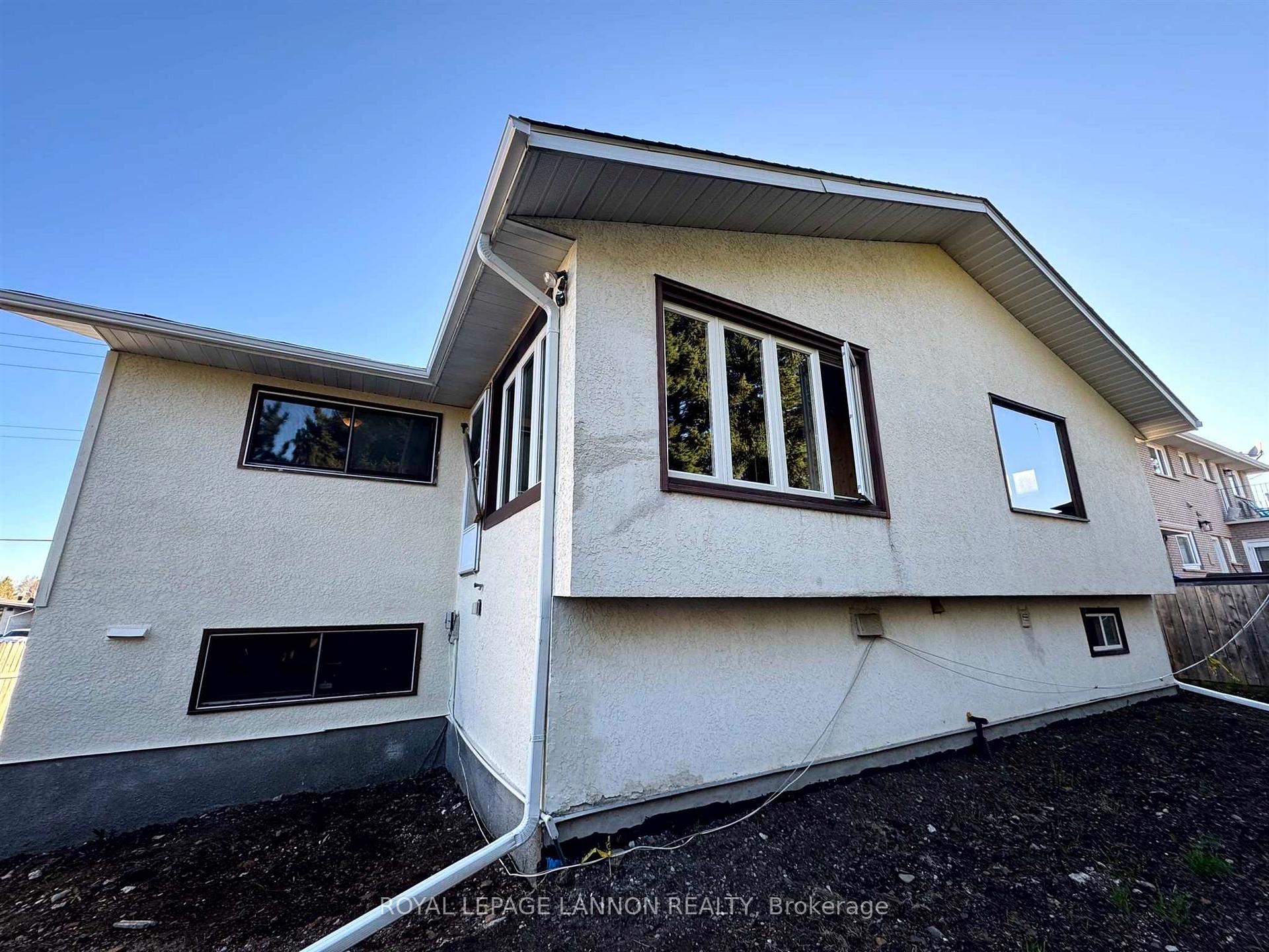 Photo 40 of 946 John Street, Thunder Bay, Forest Park — HOMEH