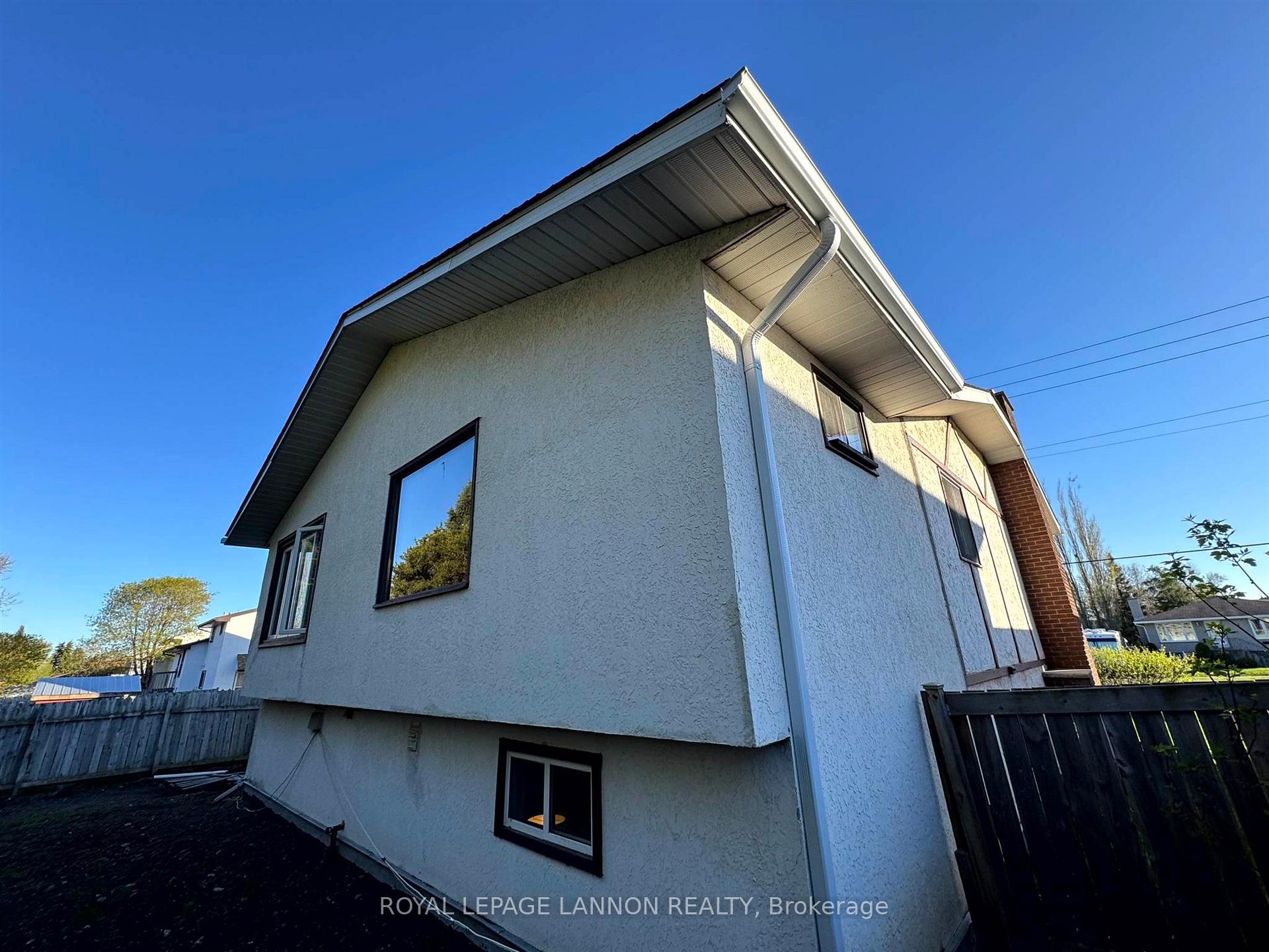Photo 41 of 946 John Street, Thunder Bay, Forest Park — HOMEH