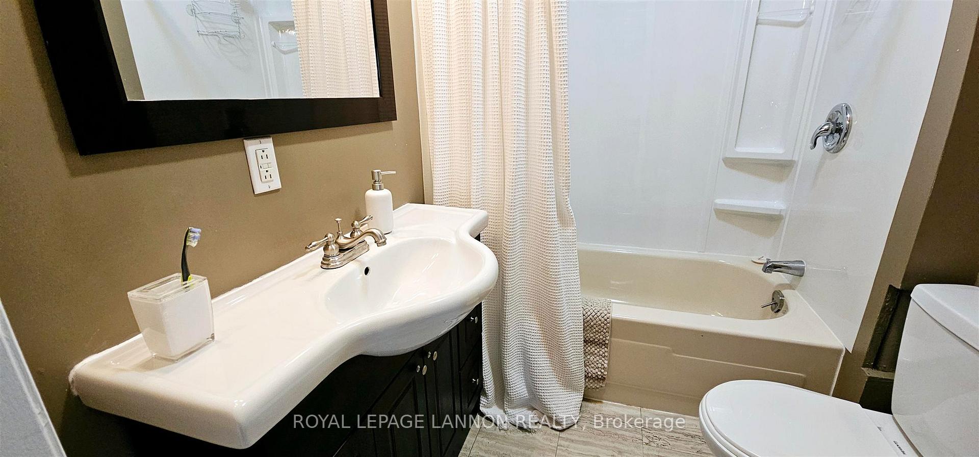 Photo 11 of 13 Hodge Street, Thunder Bay, West End — HOMEH
