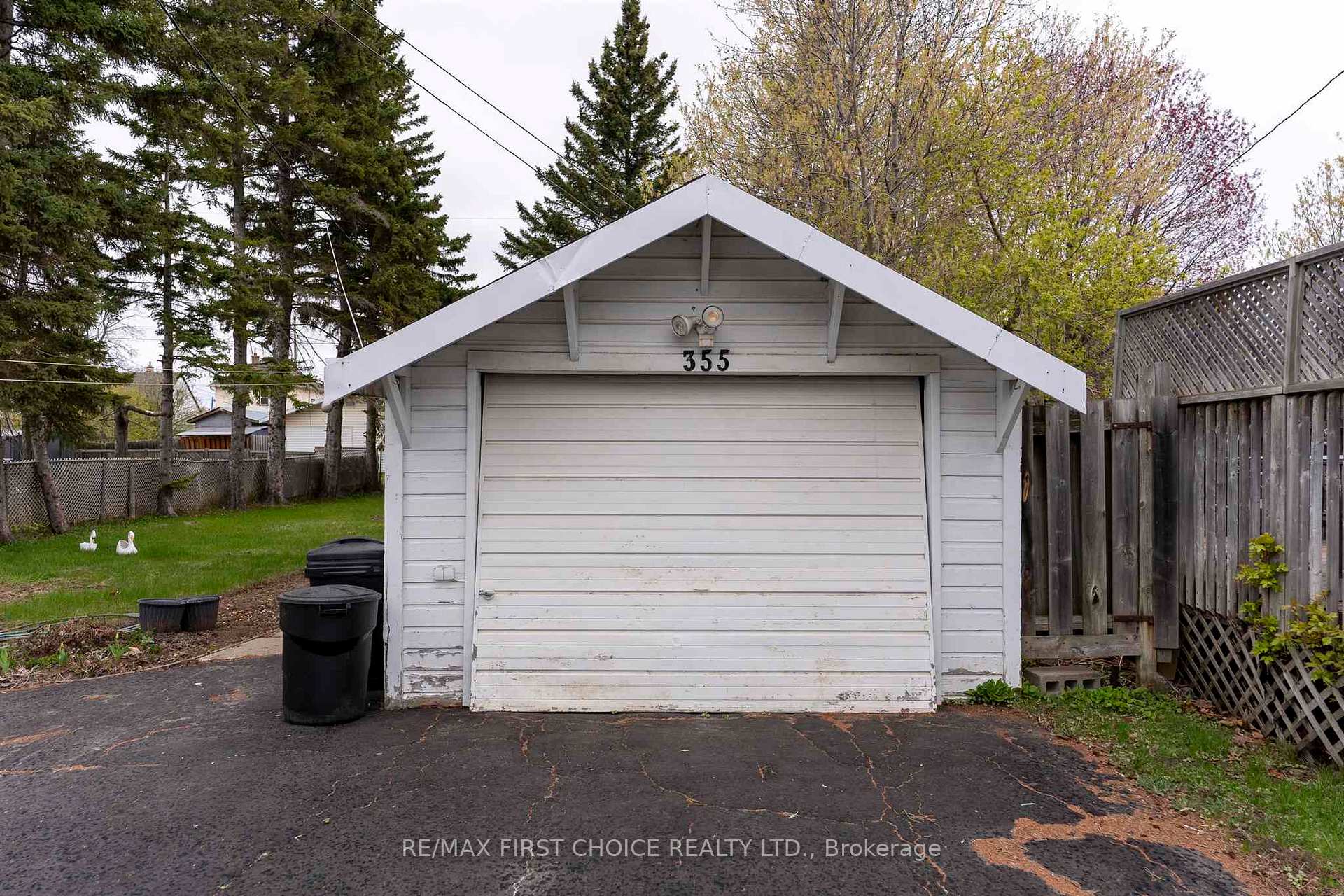 Photo 2 of 355 Francis Street E, Thunder Bay, Westfort — HOMEH