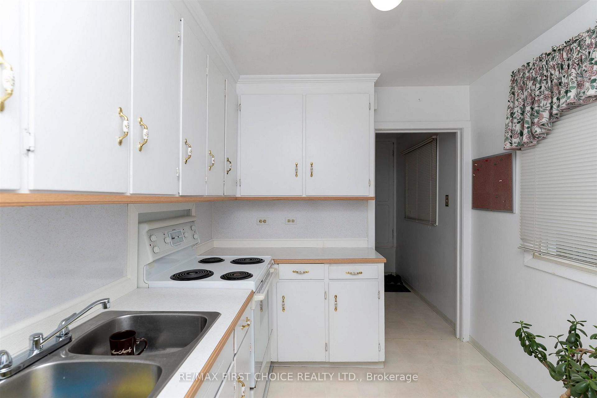 Photo 4 of 355 Francis Street E, Thunder Bay, Westfort — HOMEH