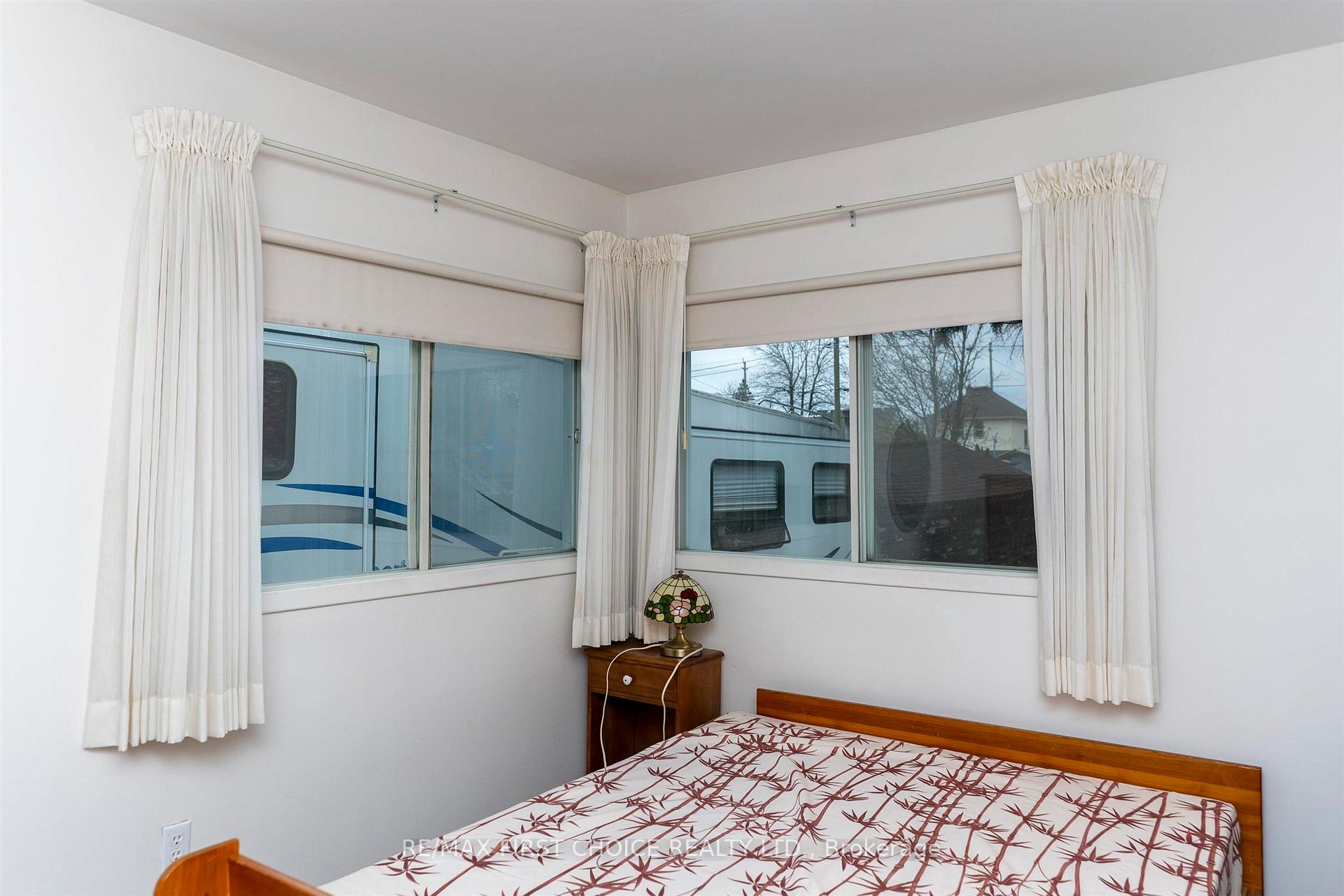 Photo 5 of 355 Francis Street E, Thunder Bay, Westfort — HOMEH