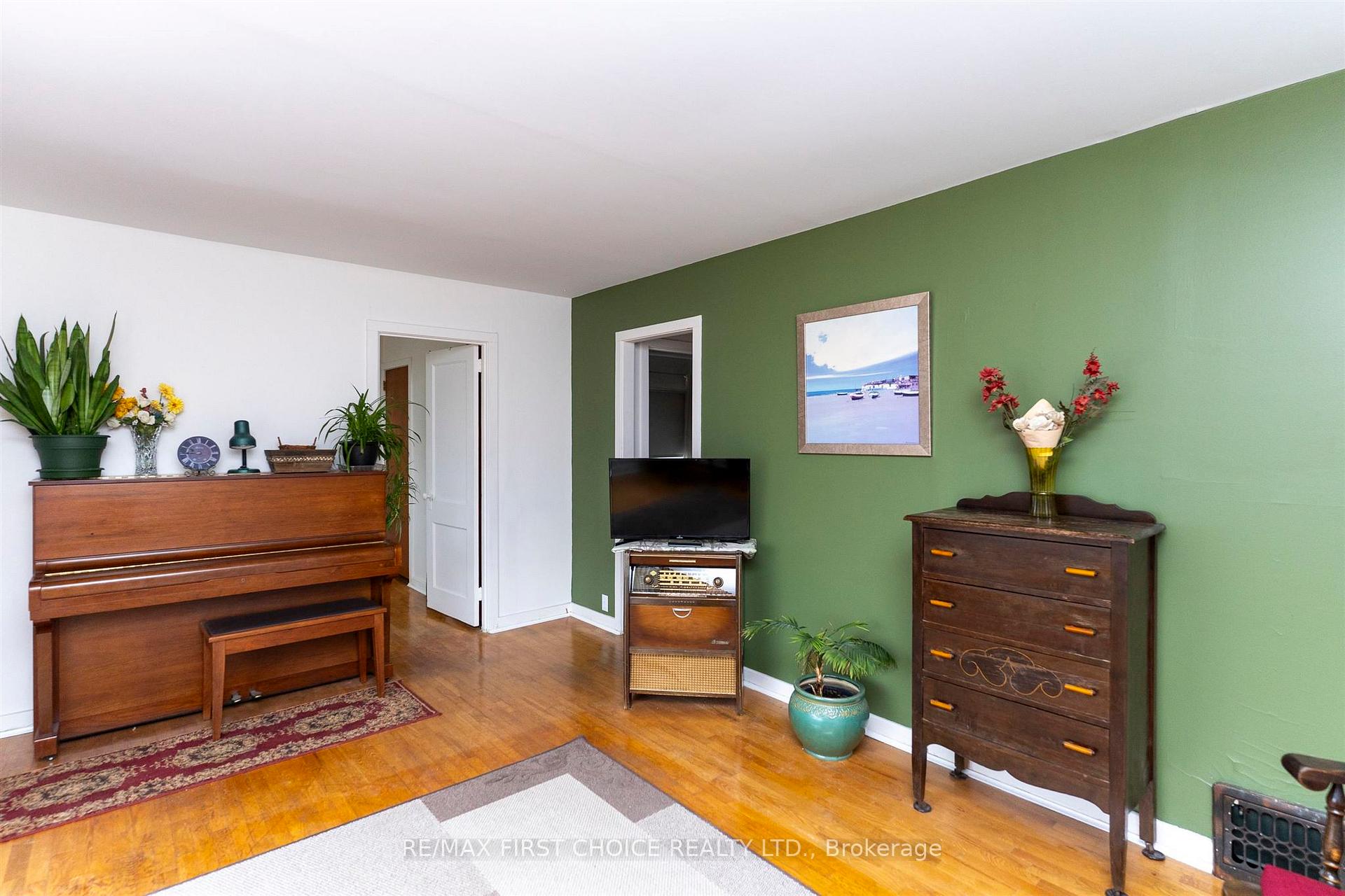 Photo 7 of 355 Francis Street E, Thunder Bay, Westfort — HOMEH
