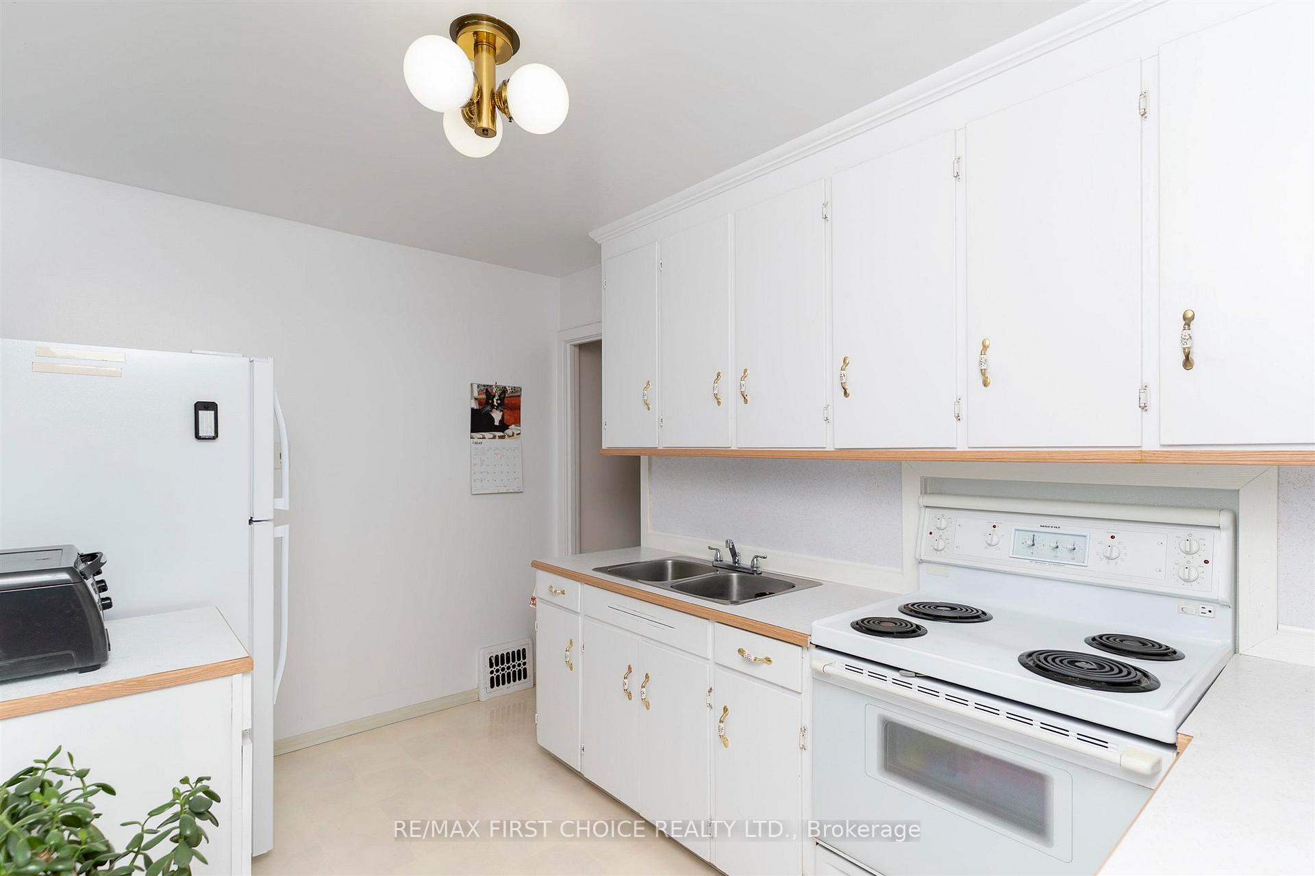 Photo 11 of 355 Francis Street E, Thunder Bay, Westfort — HOMEH