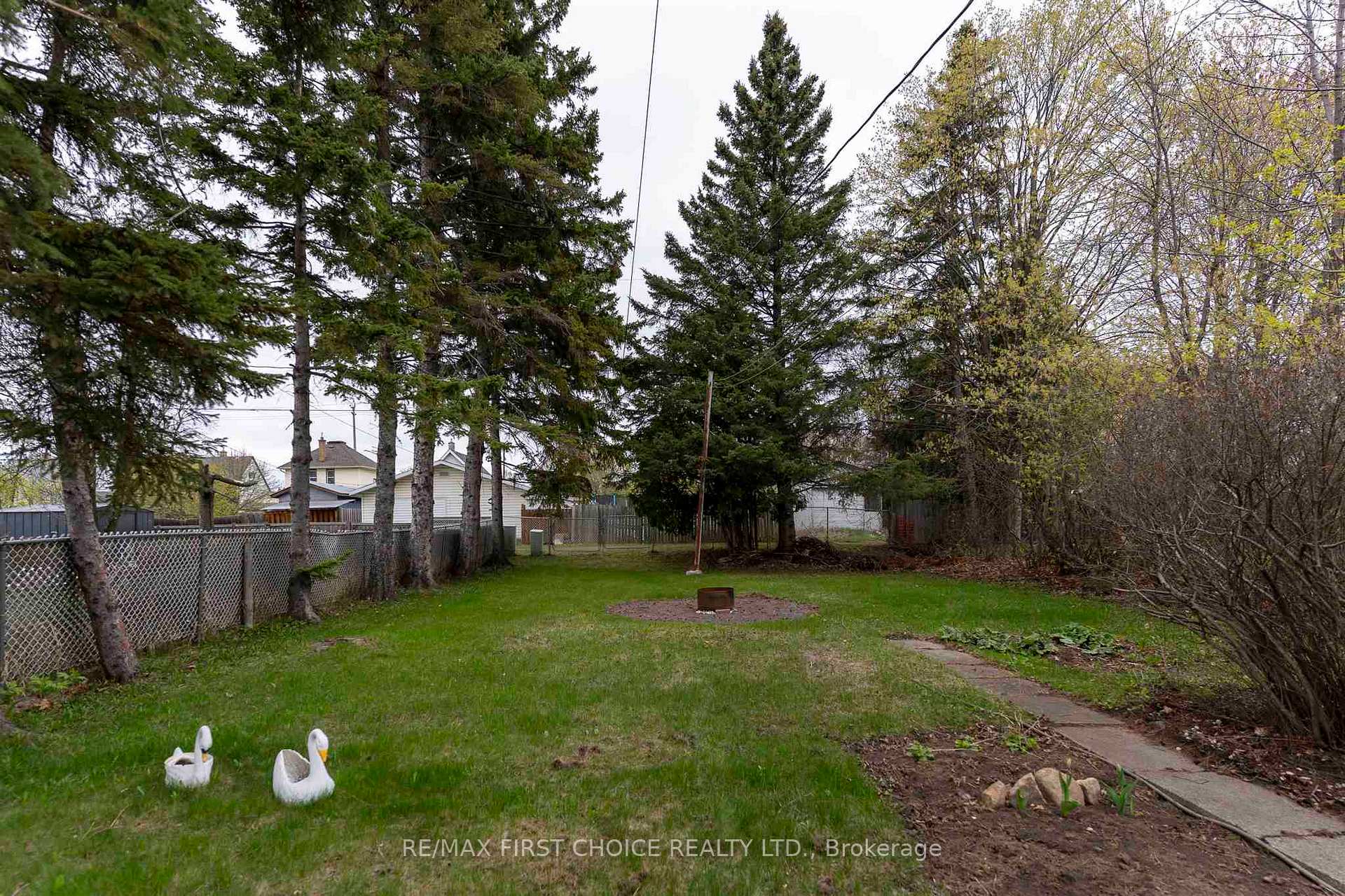 Photo 29 of 355 Francis Street E, Thunder Bay, Westfort — HOMEH
