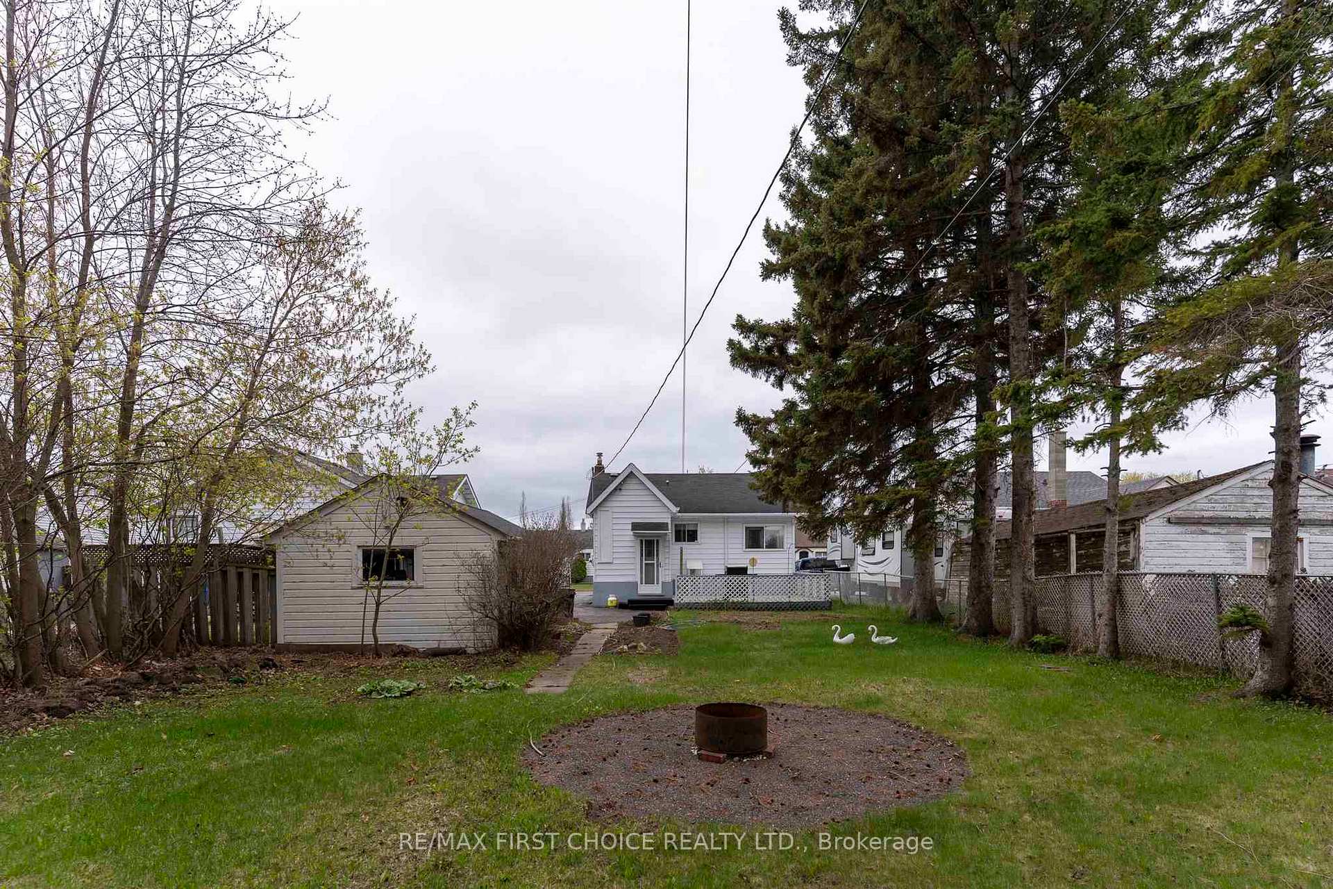 Photo 30 of 355 Francis Street E, Thunder Bay, Westfort — HOMEH