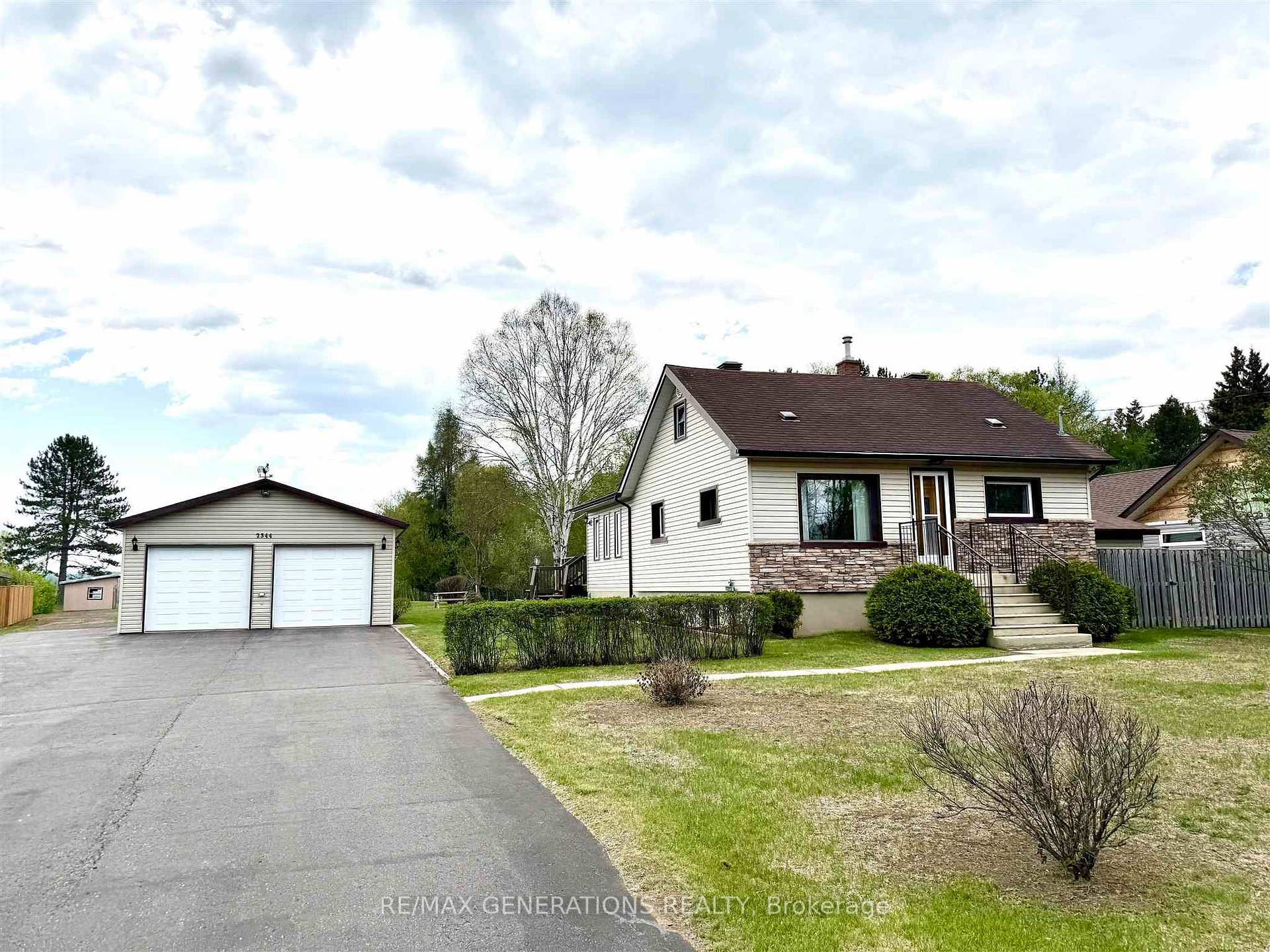 Photo 1 of 2344 Broadway Avenue, Thunder Bay, Rosslyn Road — HOMEH